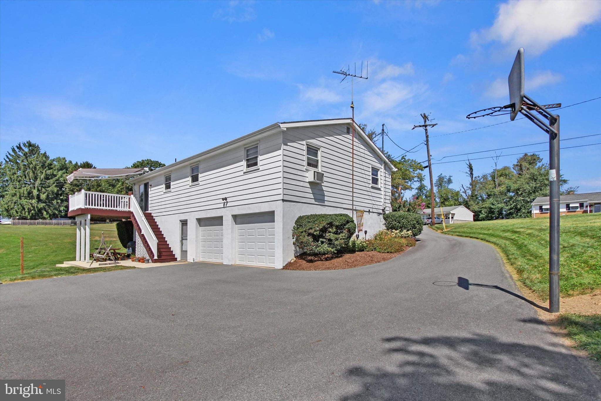 FOREST HILLS - Residential