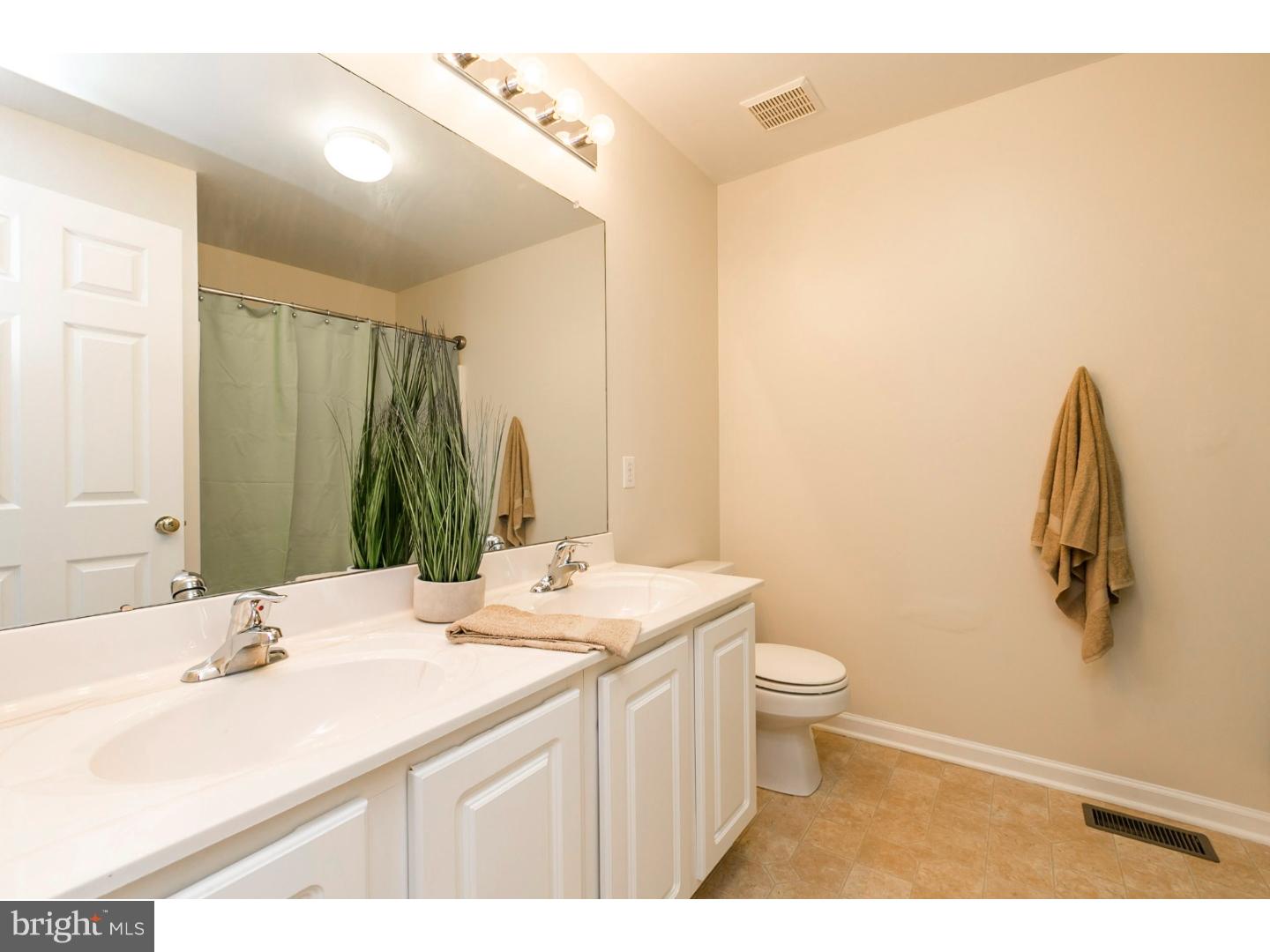 MEWS AT BAILEY STATION - Residential