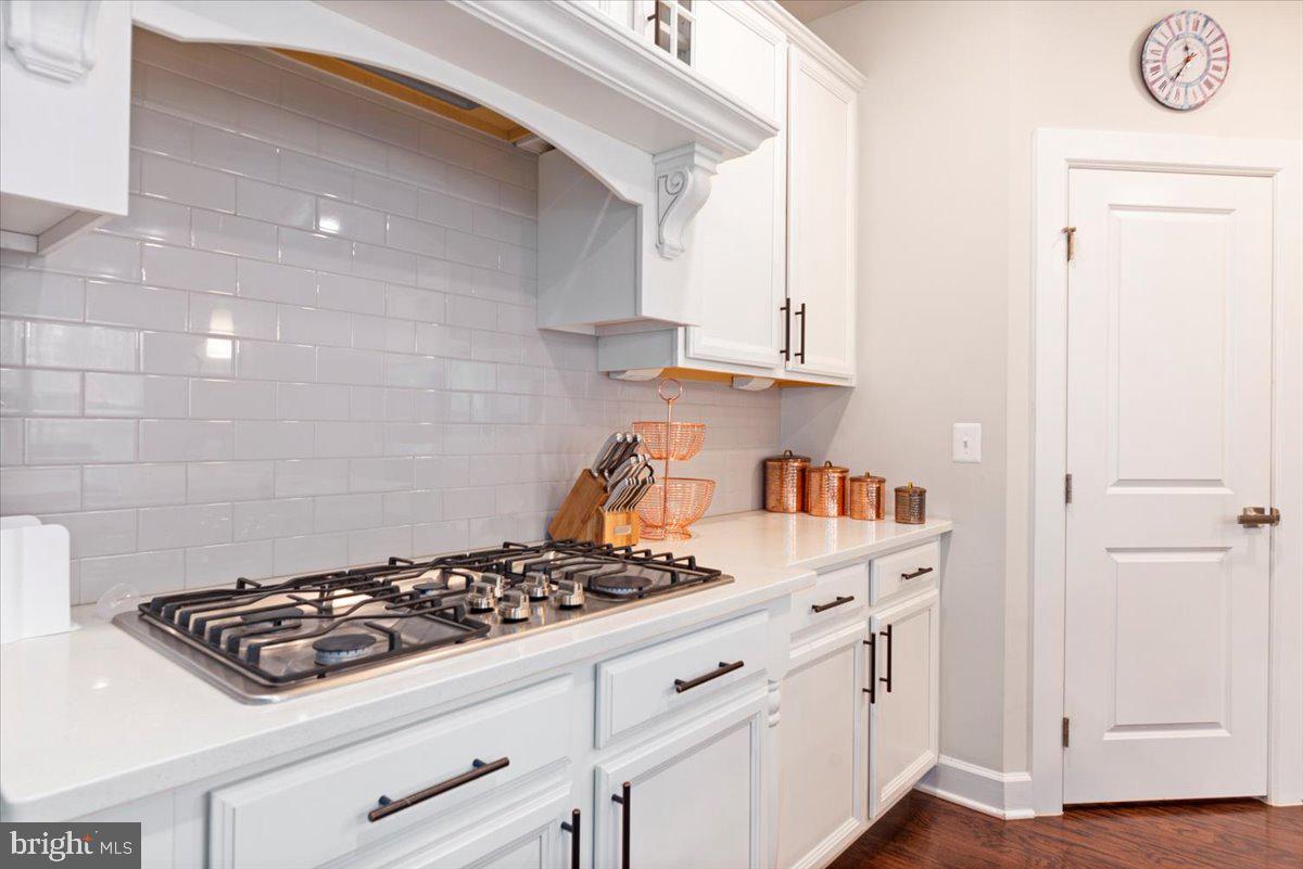 OAK CREEK CLUB - Residential Lease