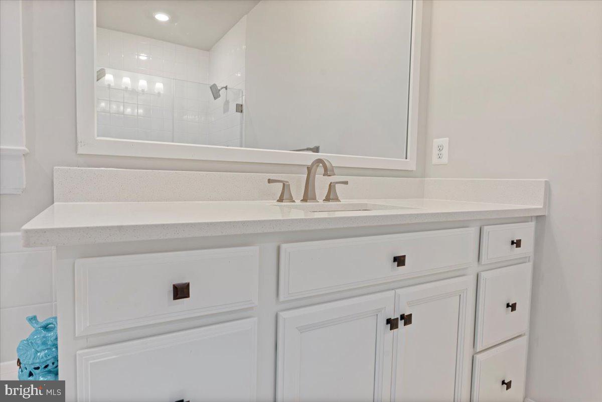 OAK CREEK CLUB - Residential Lease