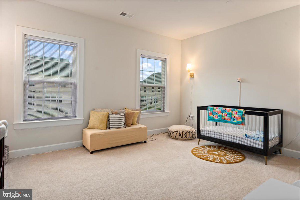 OAK CREEK CLUB - Residential Lease