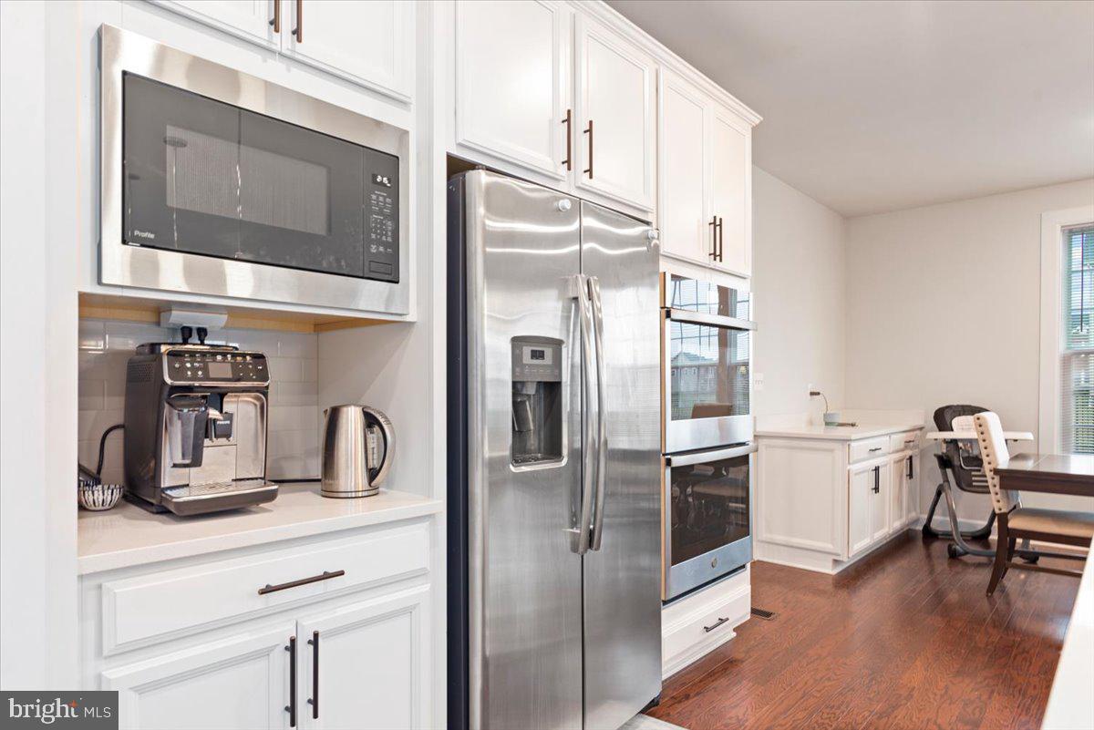 OAK CREEK CLUB - Residential Lease