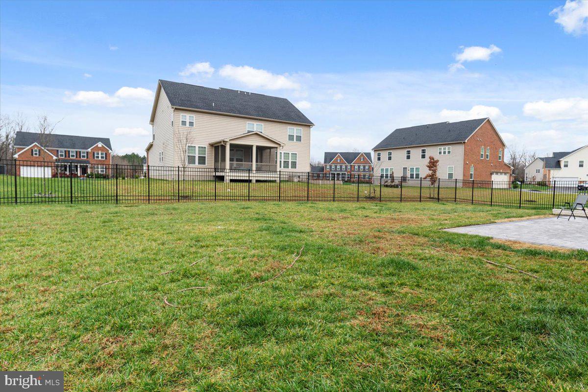 OAK CREEK CLUB - Residential Lease