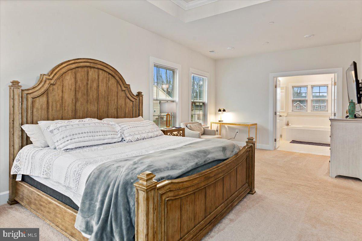 OAK CREEK CLUB - Residential Lease