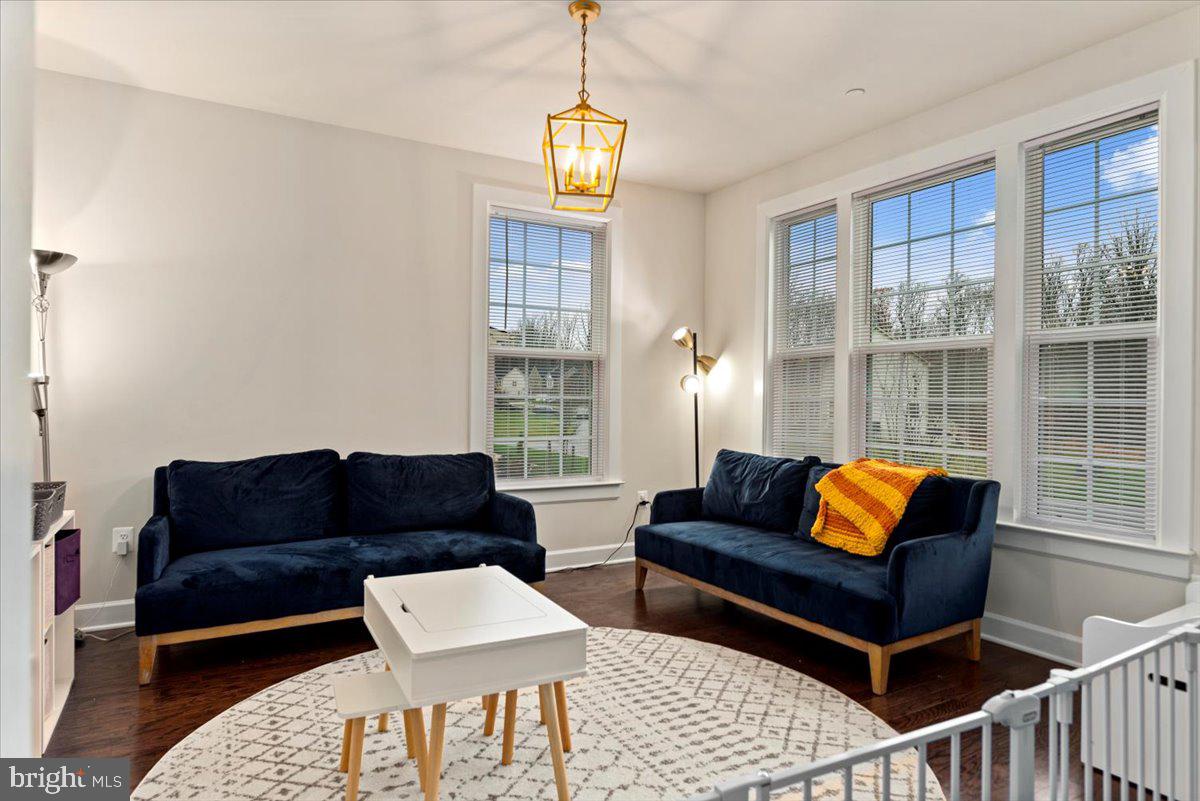 OAK CREEK CLUB - Residential Lease