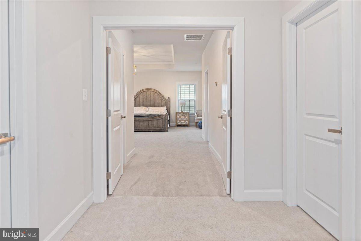 OAK CREEK CLUB - Residential Lease