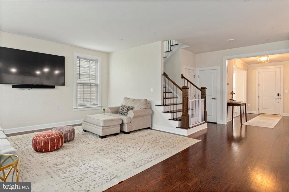 OAK CREEK CLUB - Residential Lease