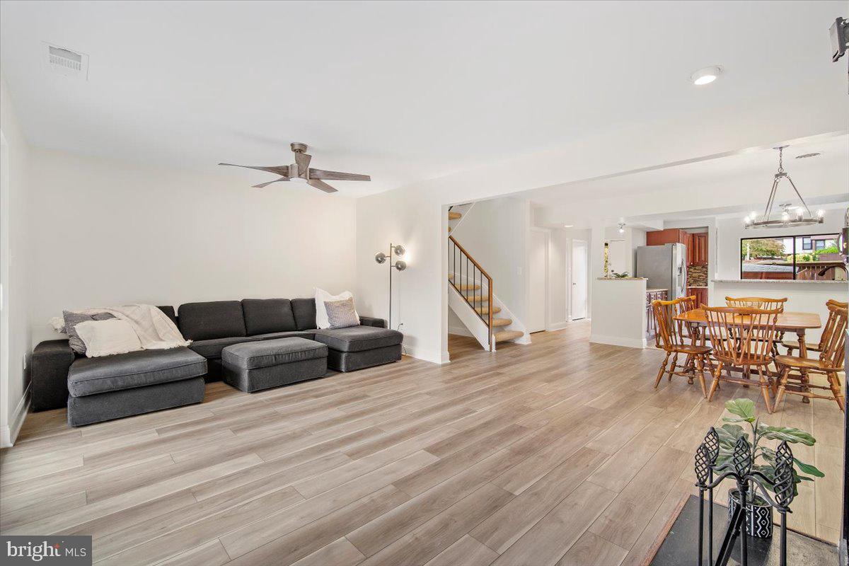 VANTAGE POINT - Residential