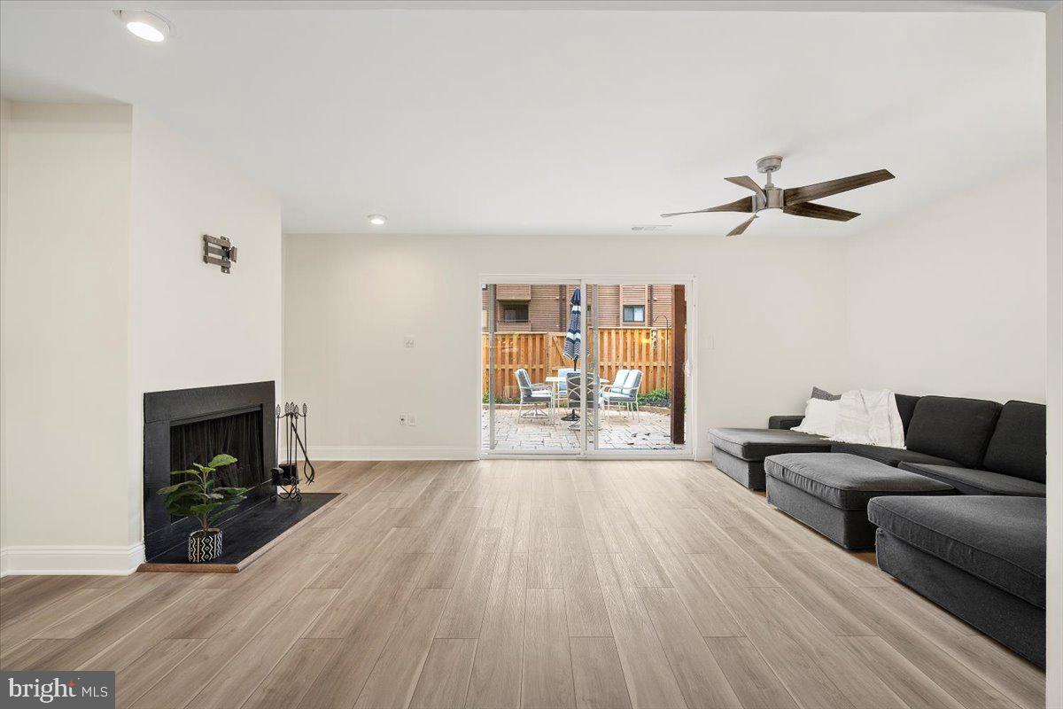 VANTAGE POINT - Residential