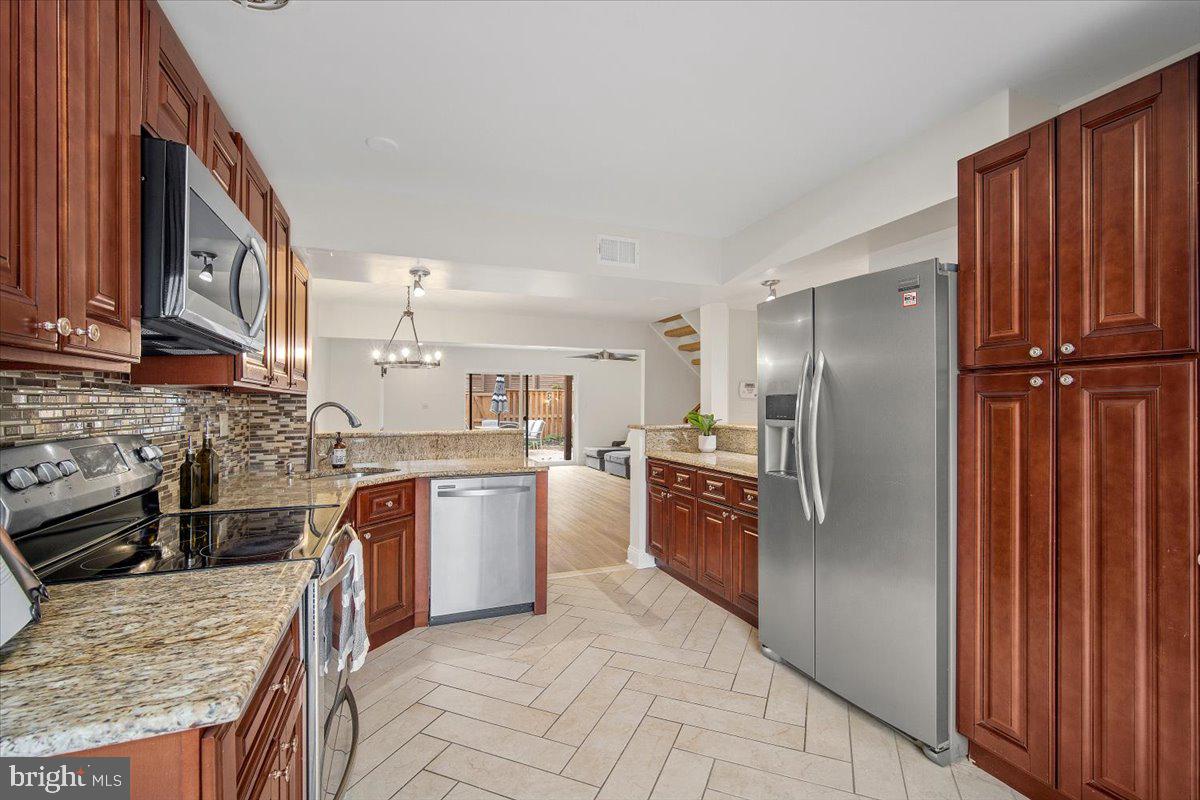 VANTAGE POINT - Residential