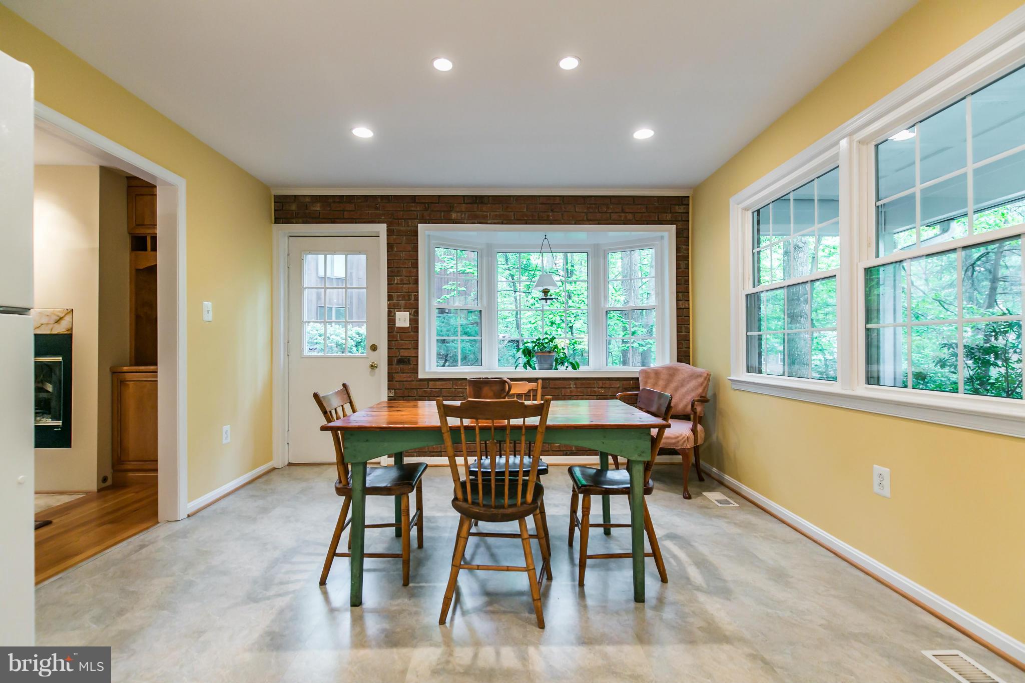 RESTON - Residential