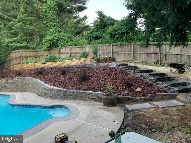 LAYHILL VILLAGE EAST - Residential