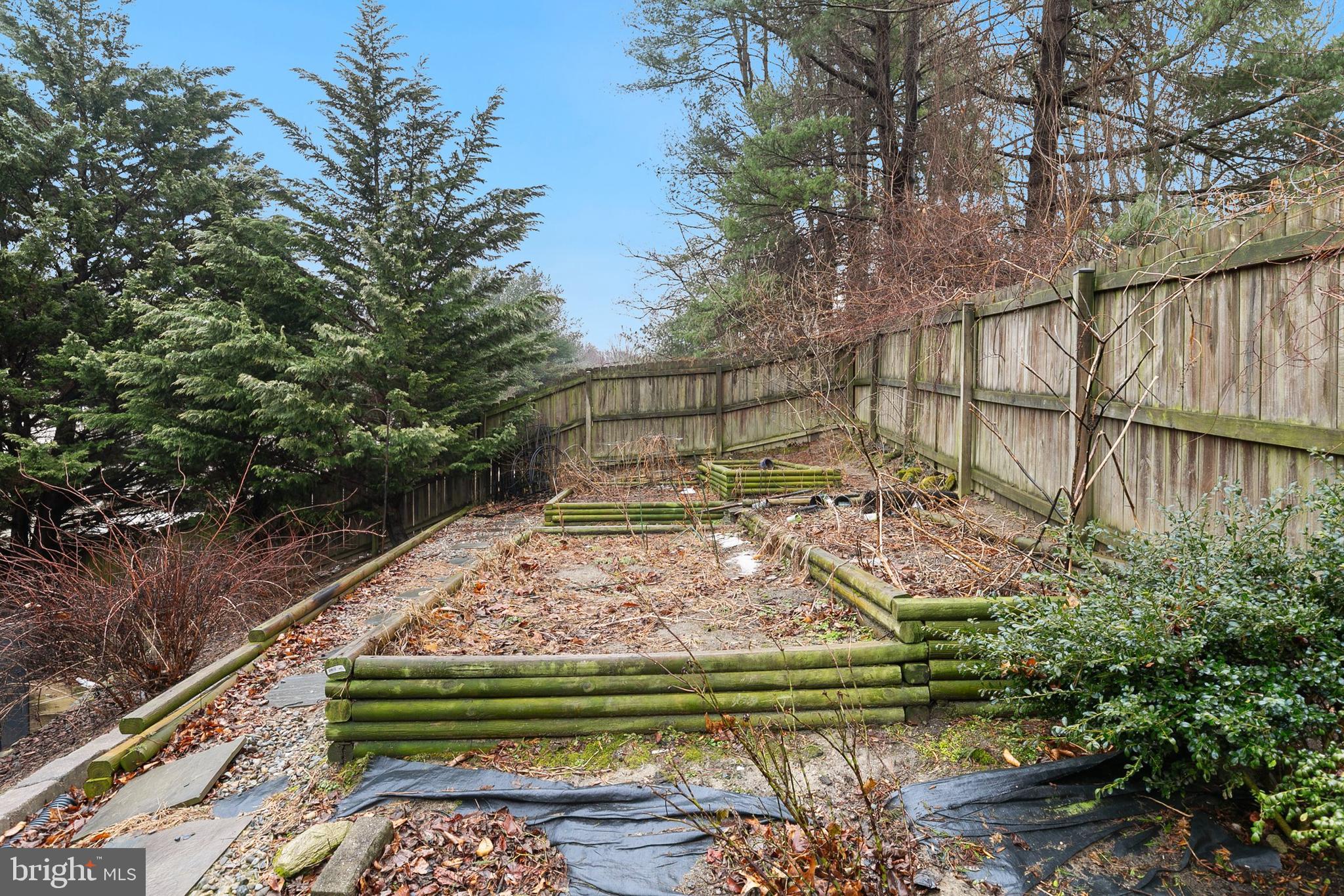 LAYHILL VILLAGE EAST - Residential