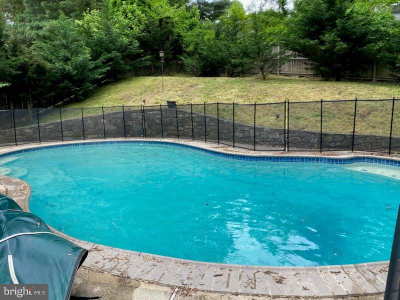 LAYHILL VILLAGE EAST - Residential