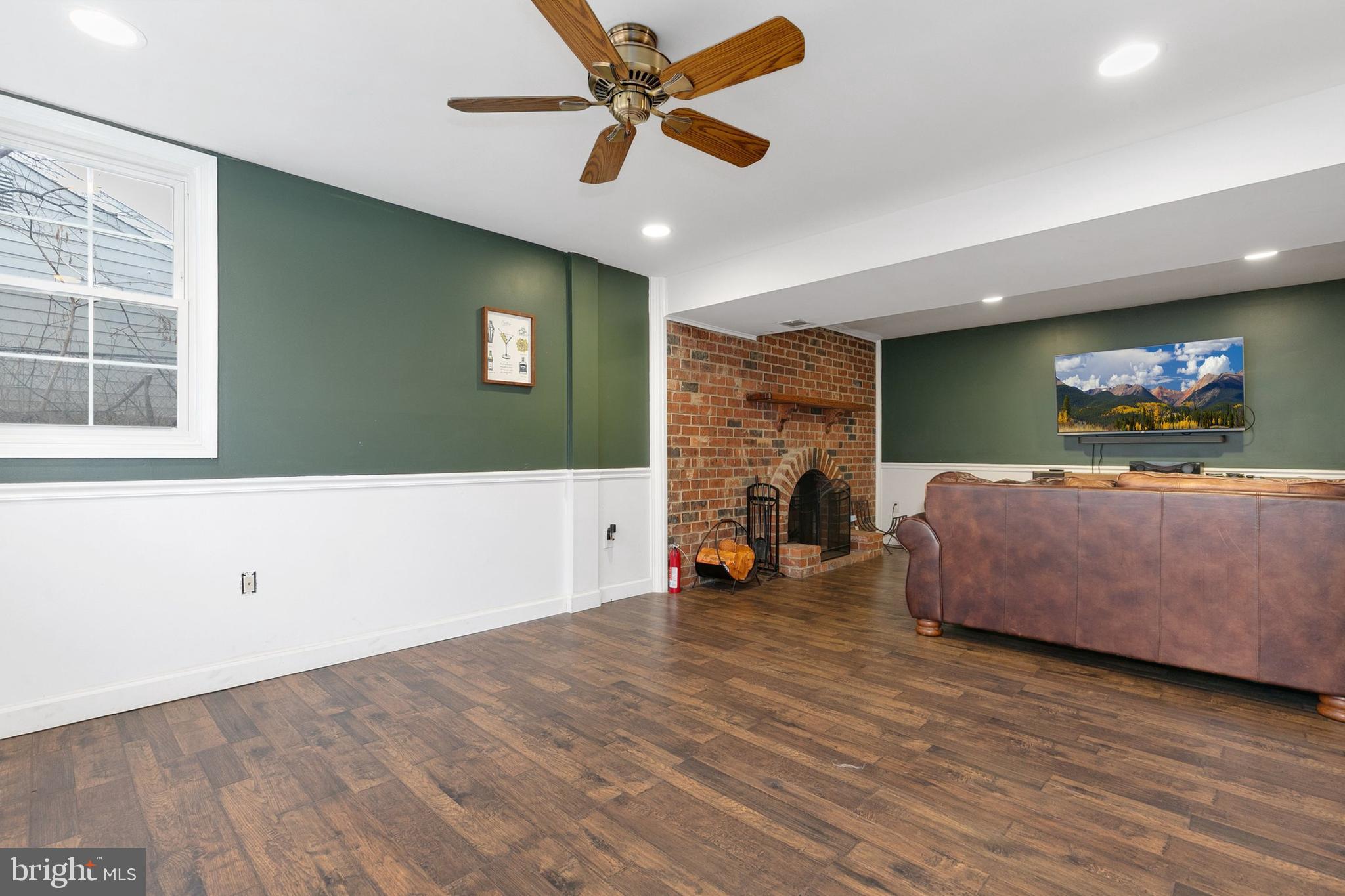 LAYHILL VILLAGE EAST - Residential