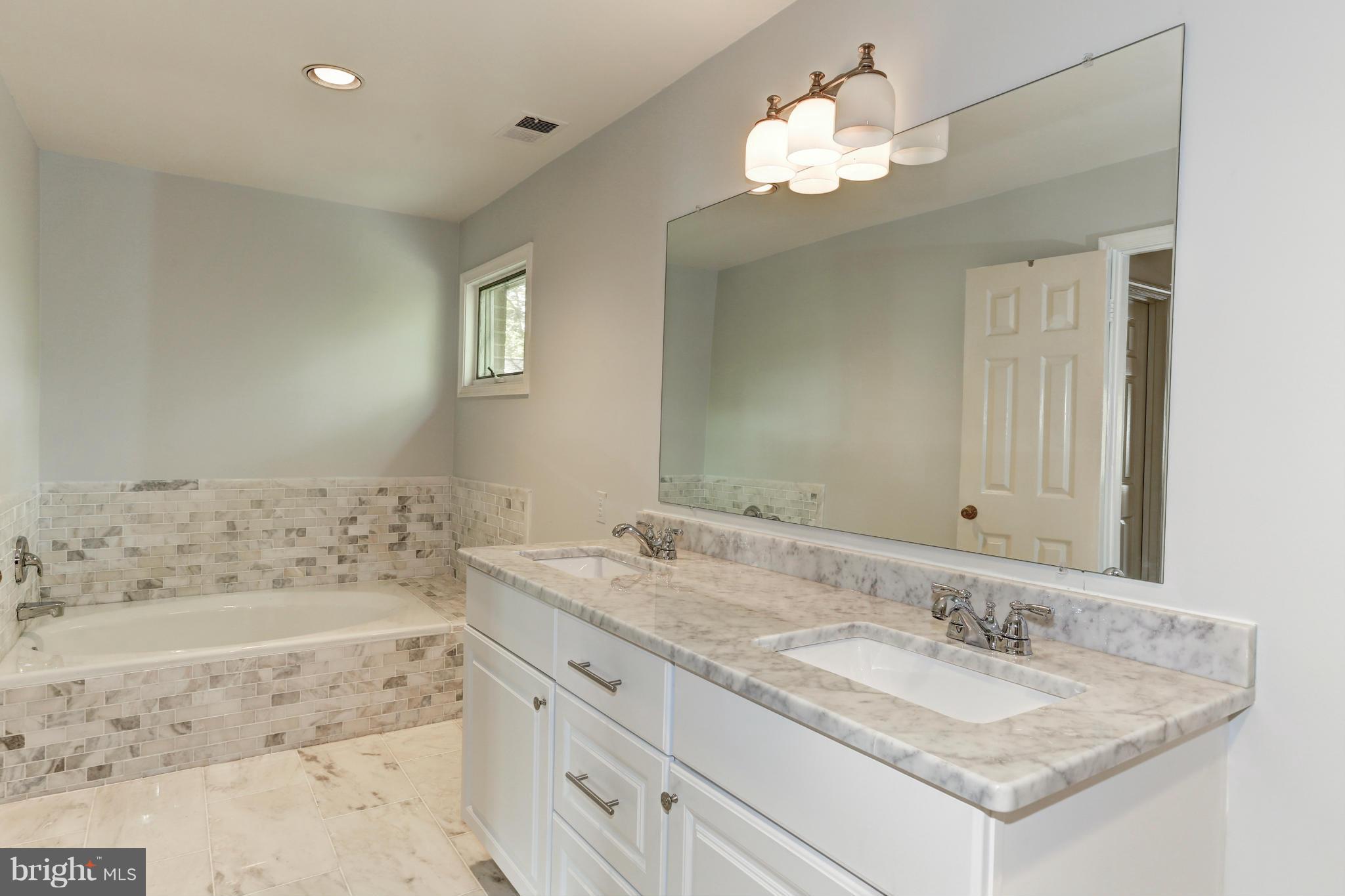 LYNWOOD - Residential