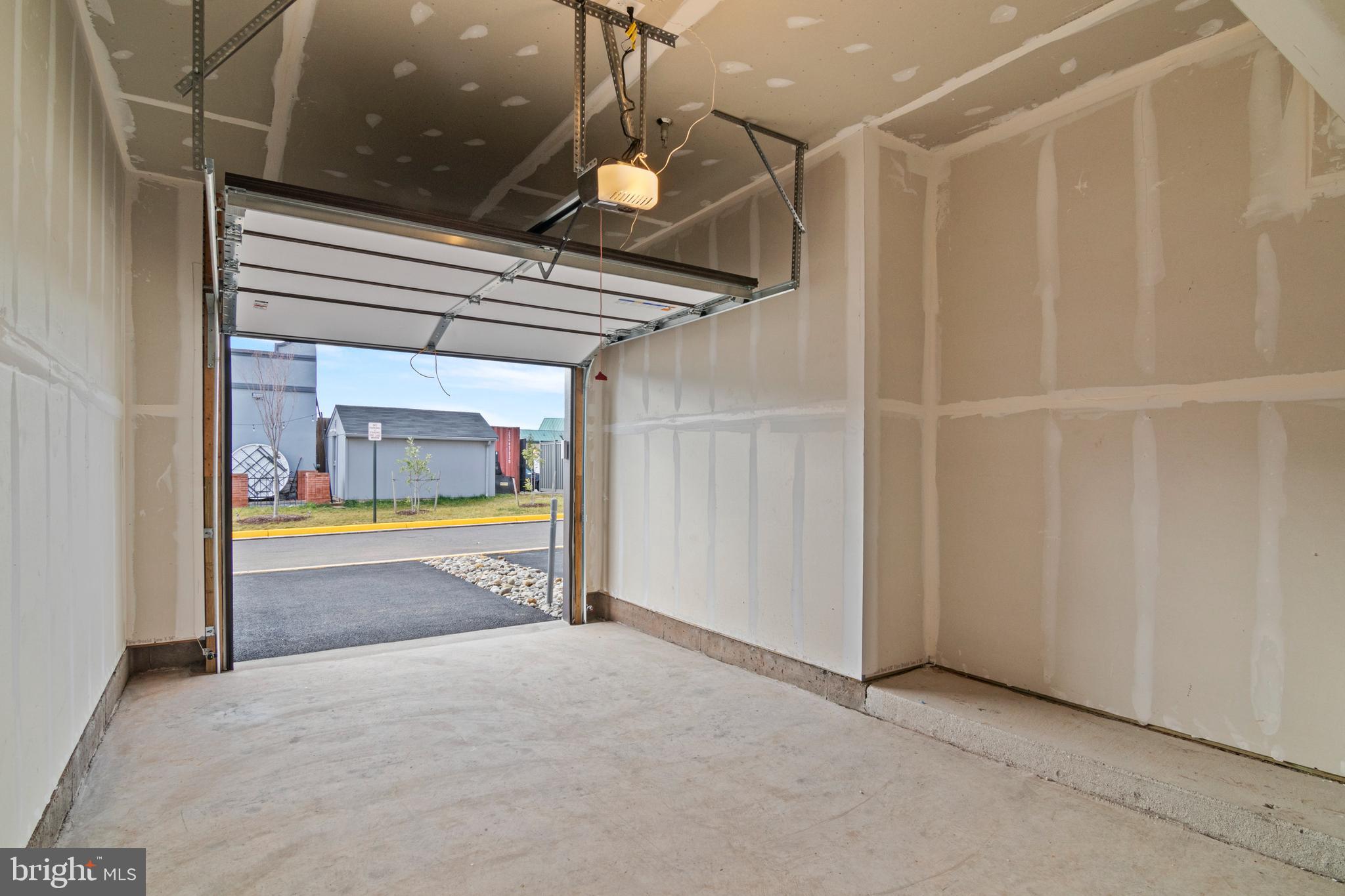 REGAL CHASE - Residential Lease