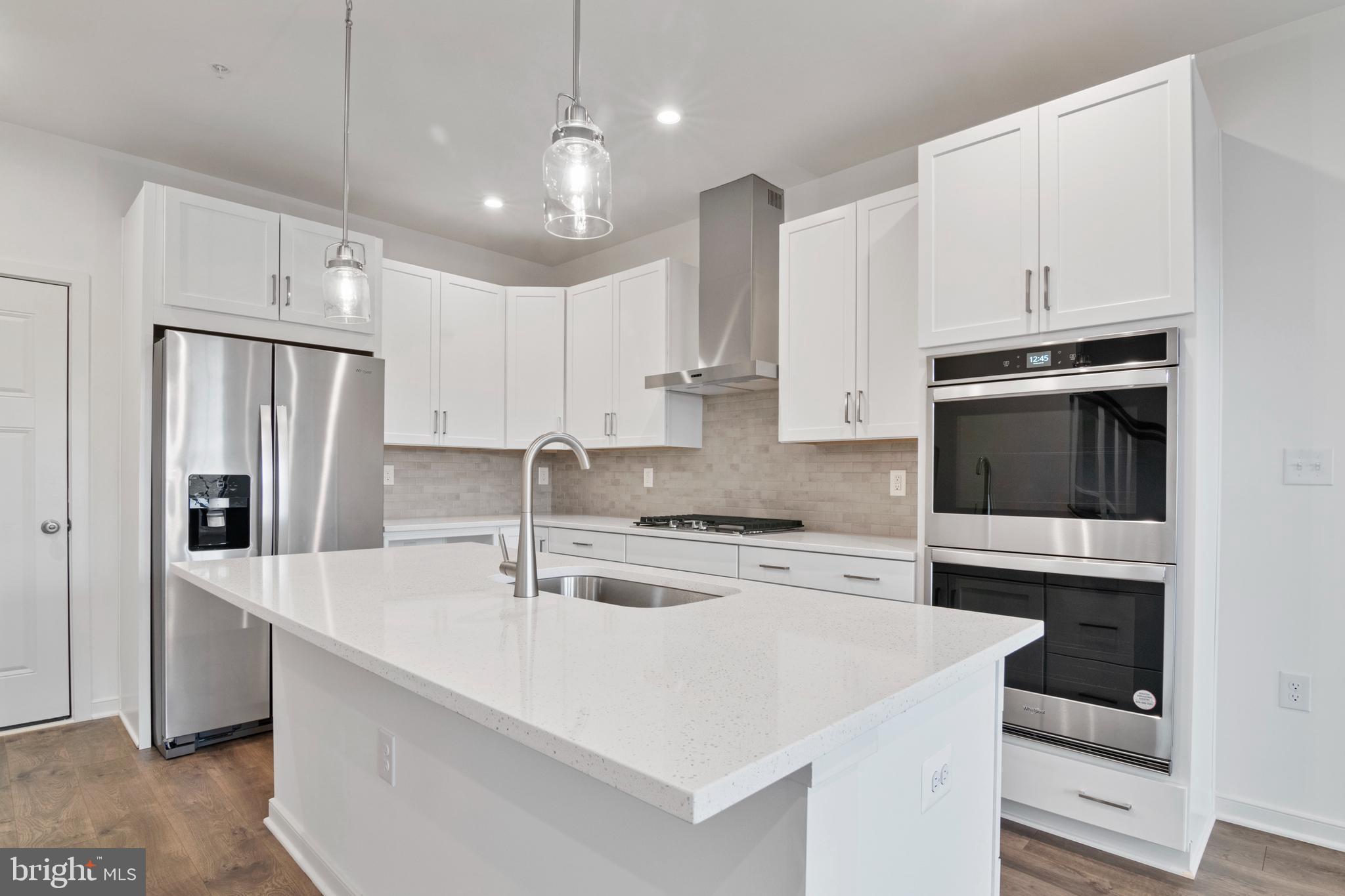 20935 BLUEBIRD SQUARE