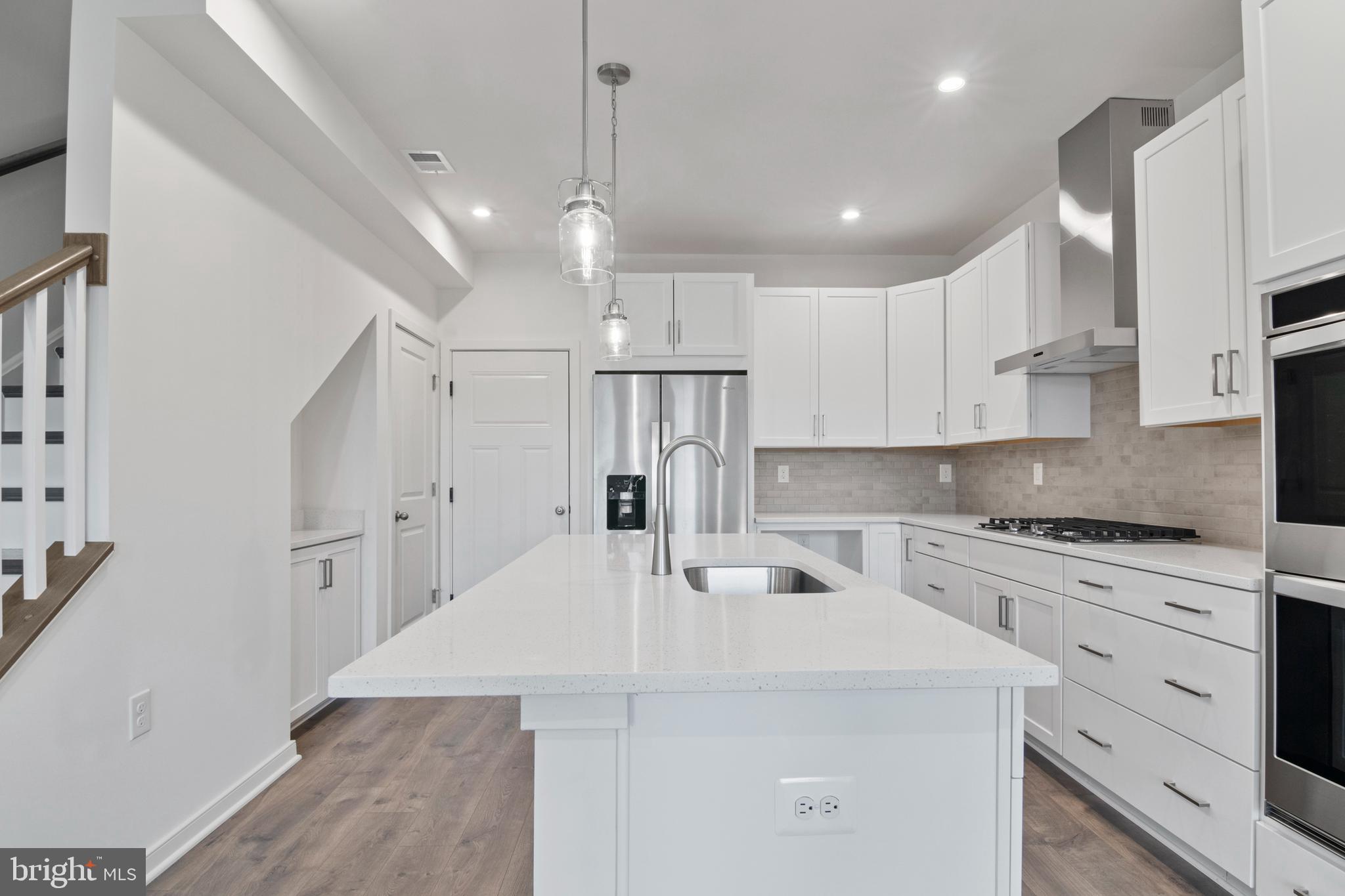 20935 BLUEBIRD SQUARE