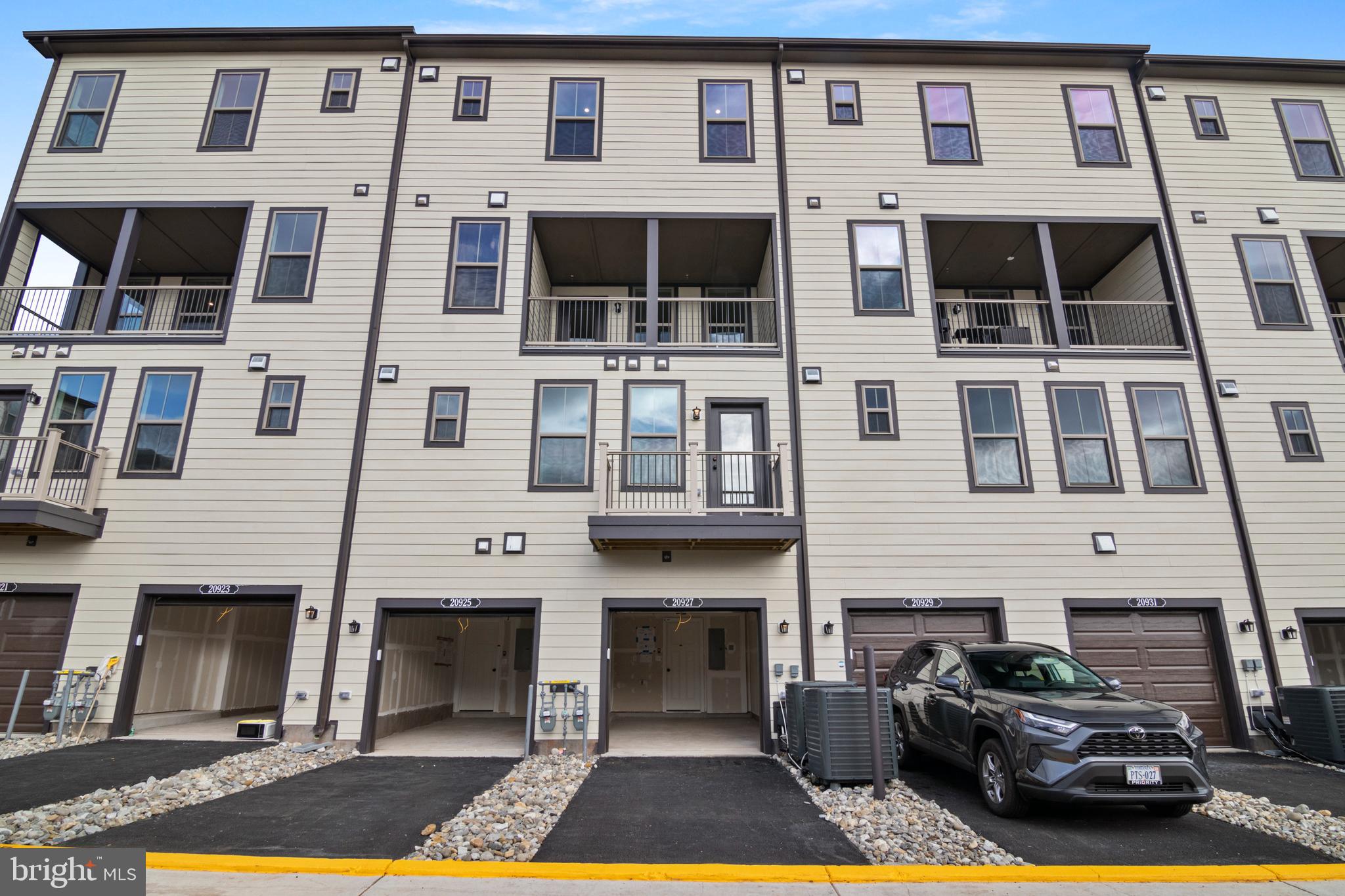 REGAL CHASE - Residential Lease