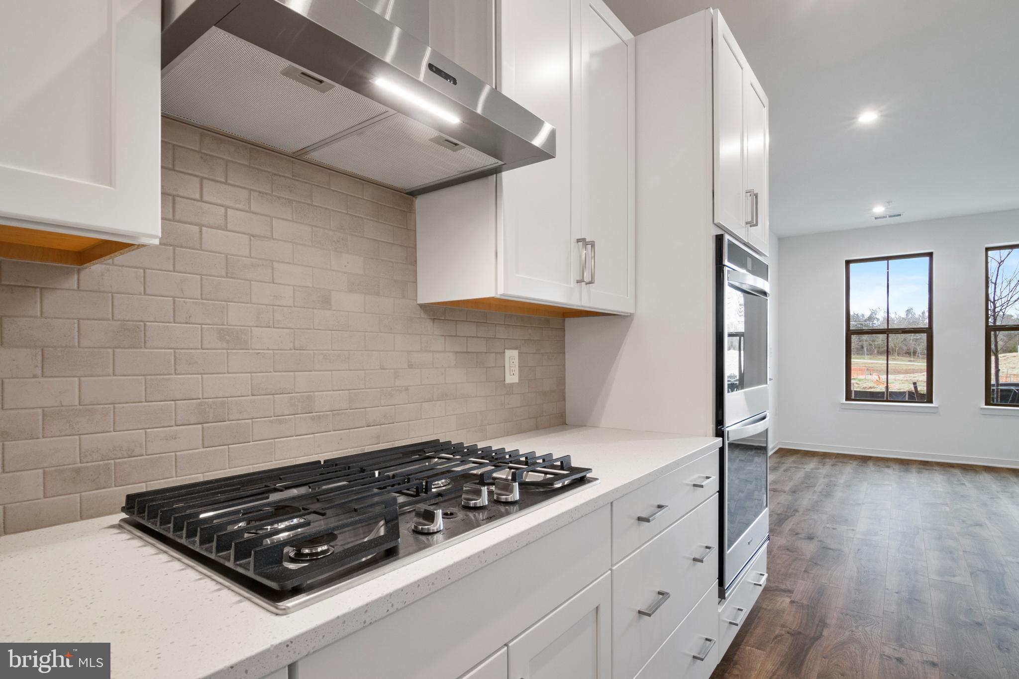 20935 BLUEBIRD SQUARE