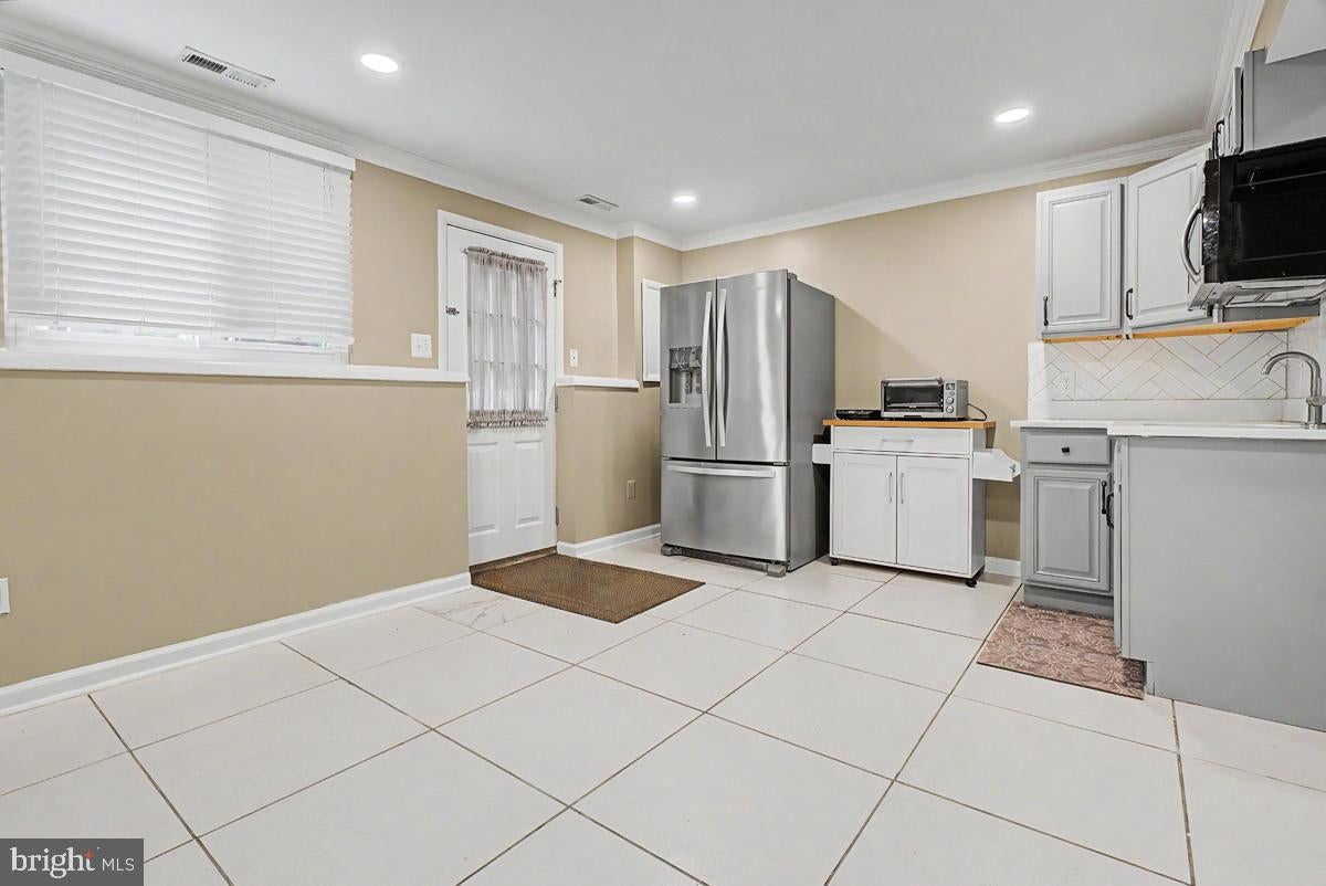 9826 GABON COURT (BASEMENT)