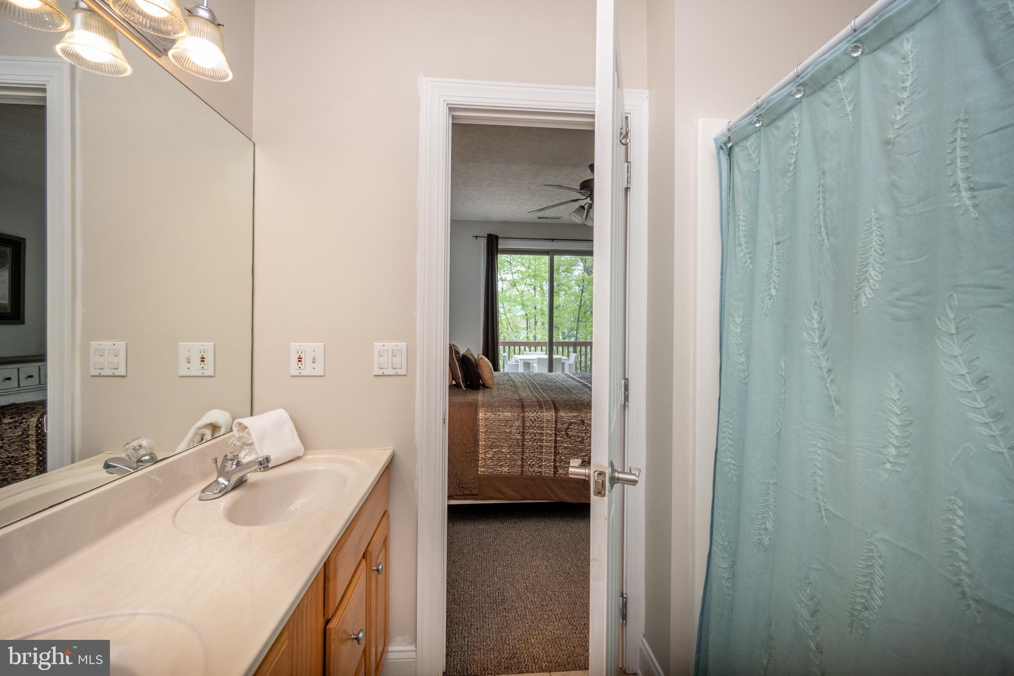 SILVER TREE LANDING - Residential