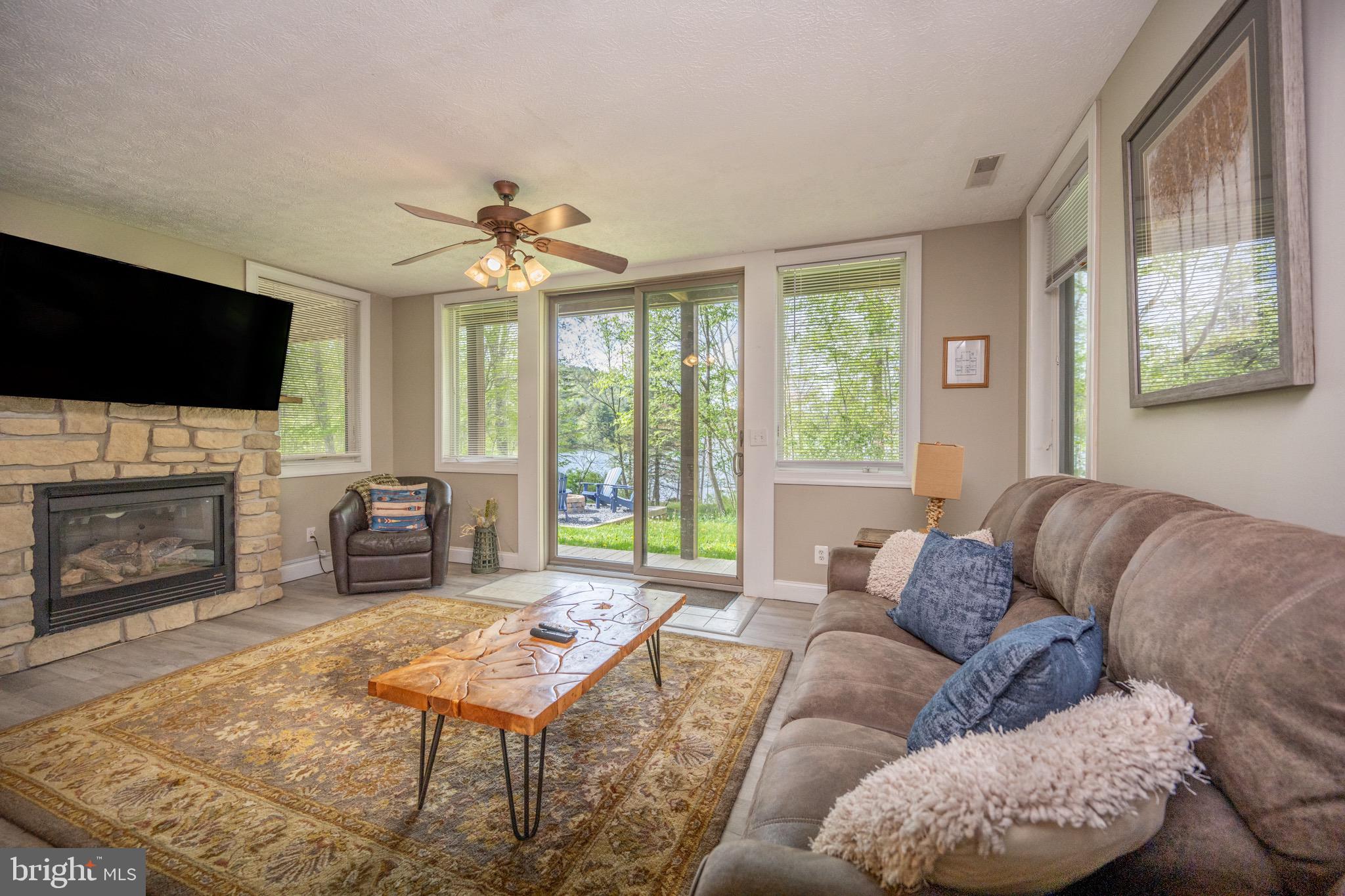 SILVER TREE LANDING - Residential