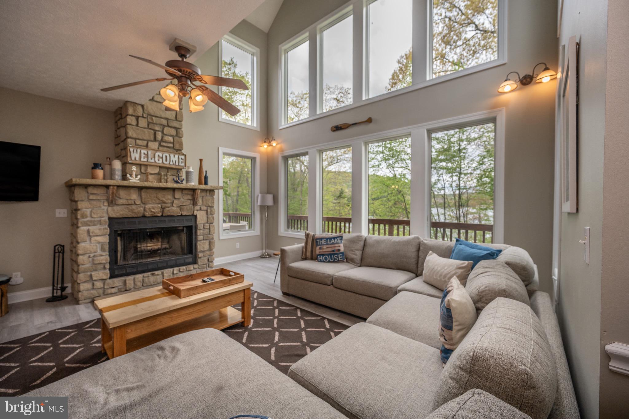 SILVER TREE LANDING - Residential