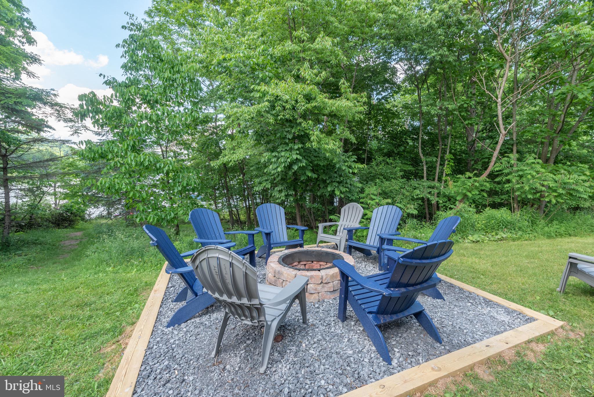 SILVER TREE LANDING - Residential