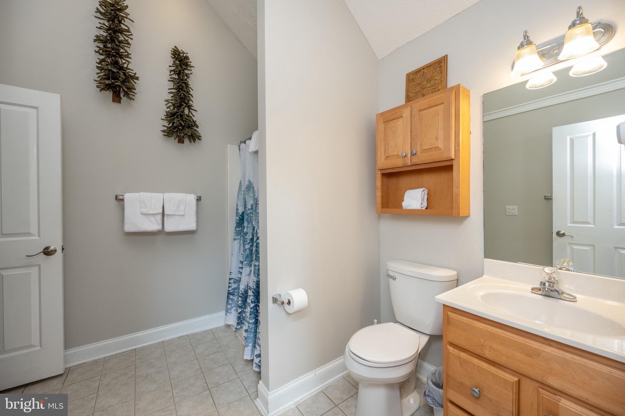 SILVER TREE LANDING - Residential