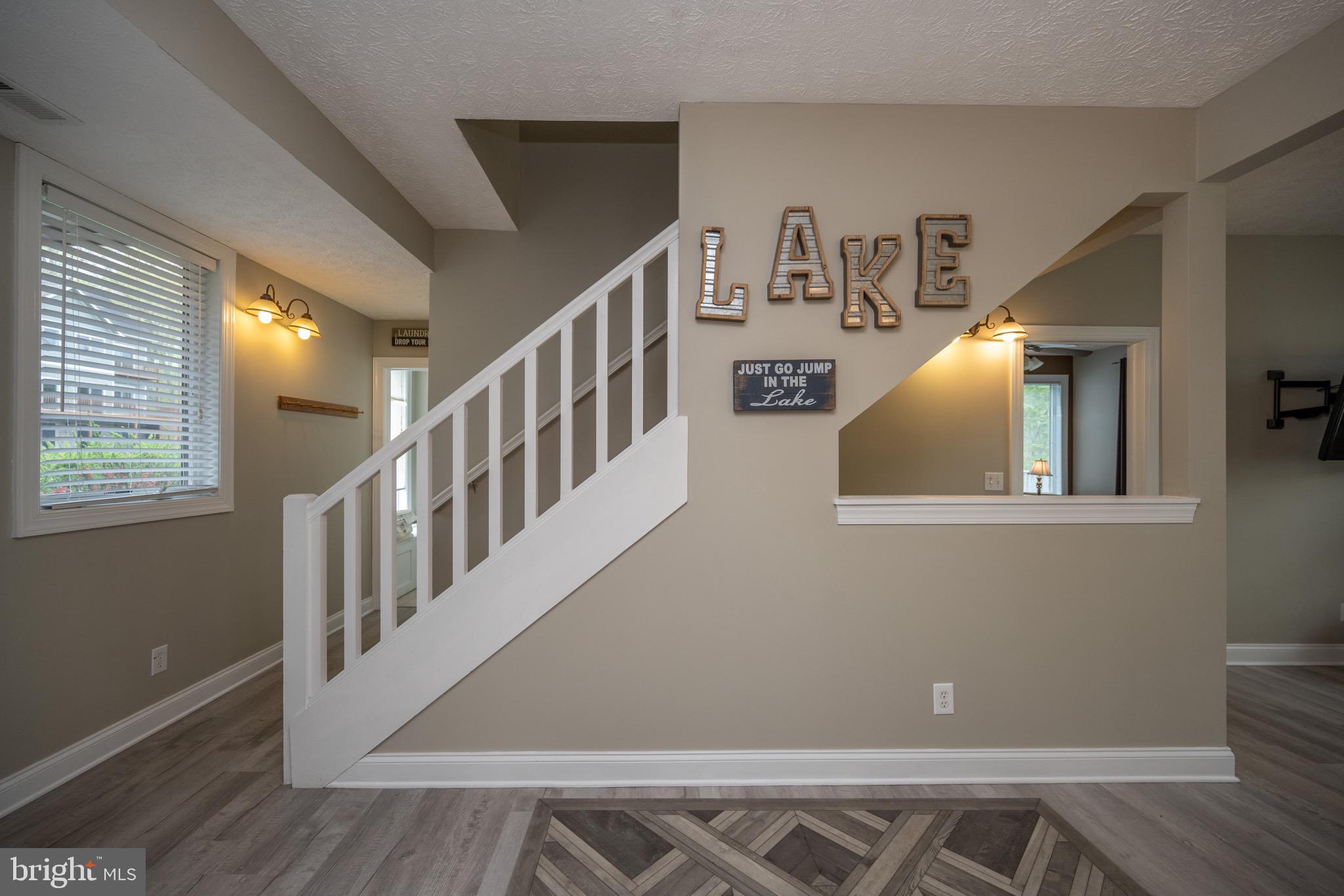 SILVER TREE LANDING - Residential