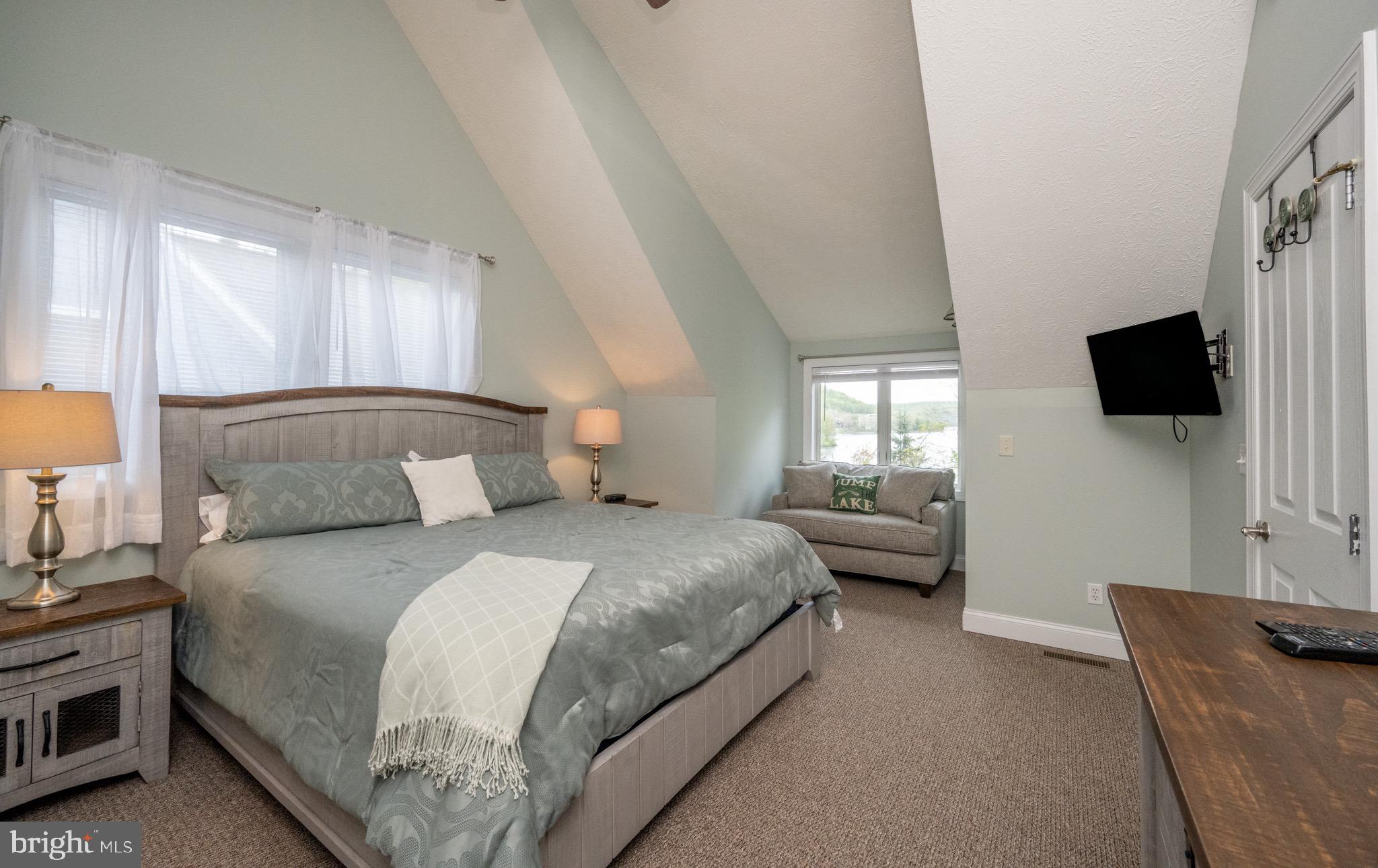 SILVER TREE LANDING - Residential