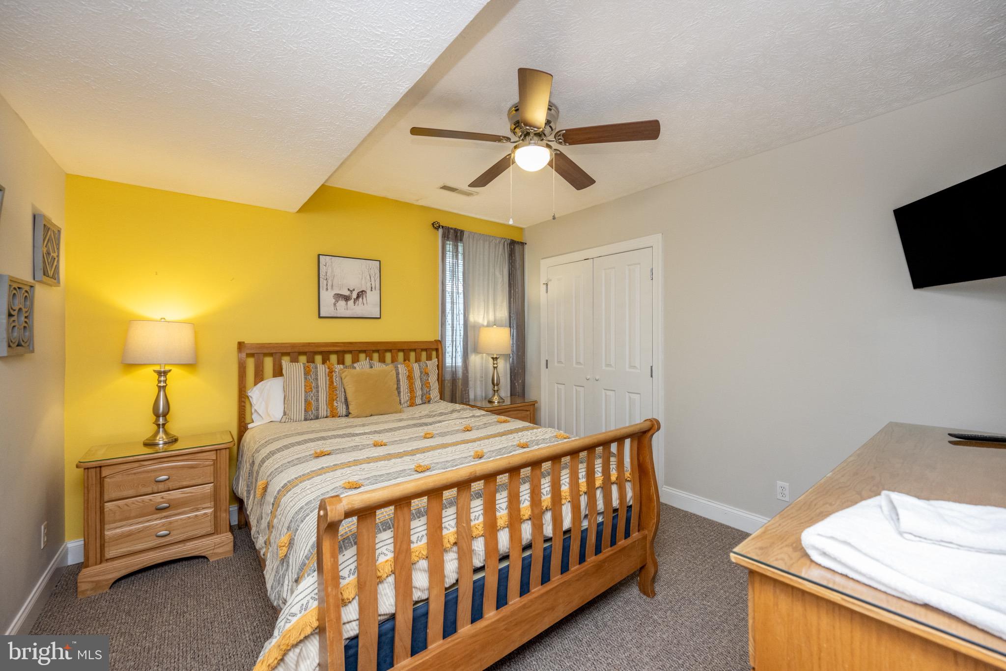 SILVER TREE LANDING - Residential