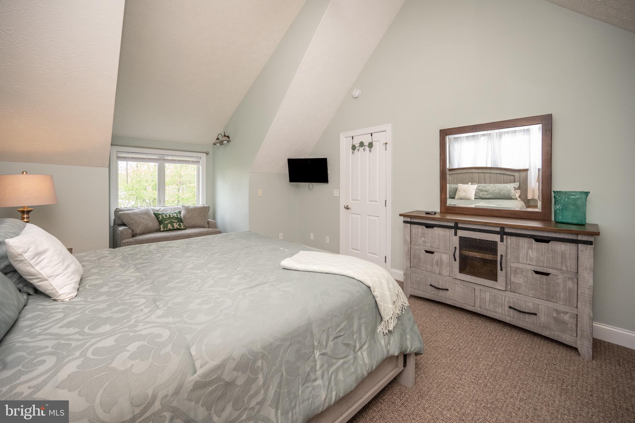 SILVER TREE LANDING - Residential