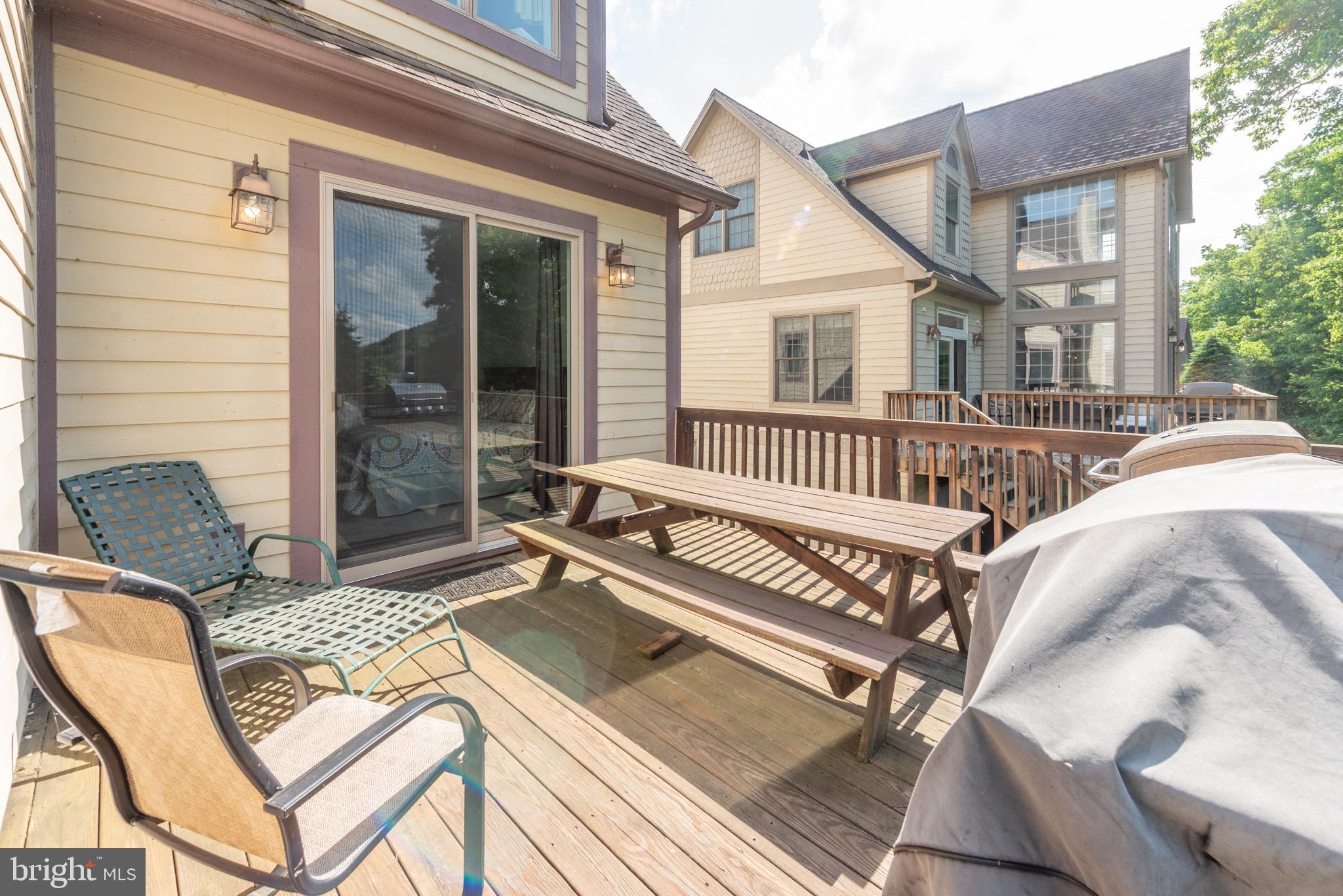 SILVER TREE LANDING - Residential