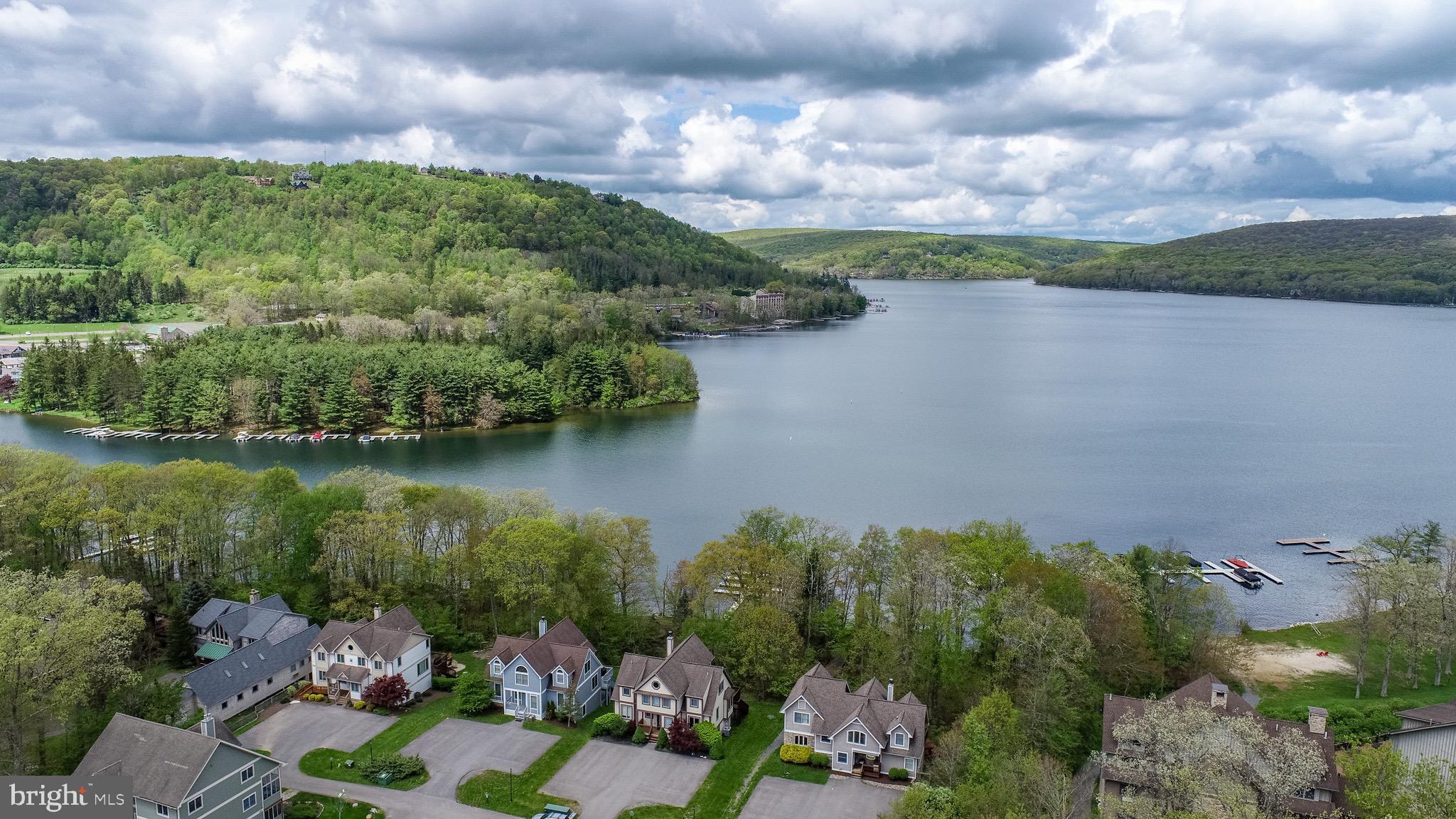SILVER TREE LANDING - Residential