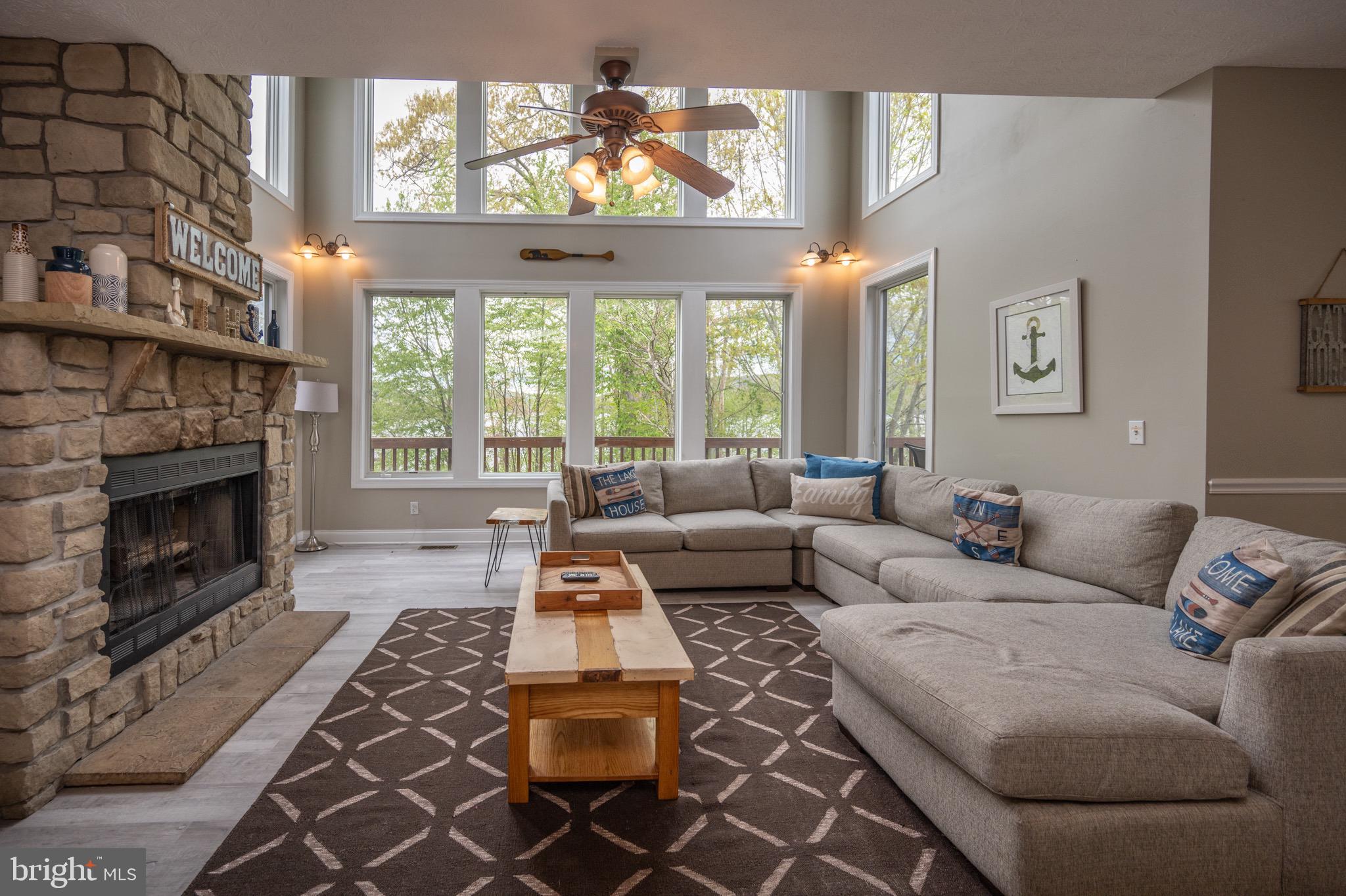 SILVER TREE LANDING - Residential