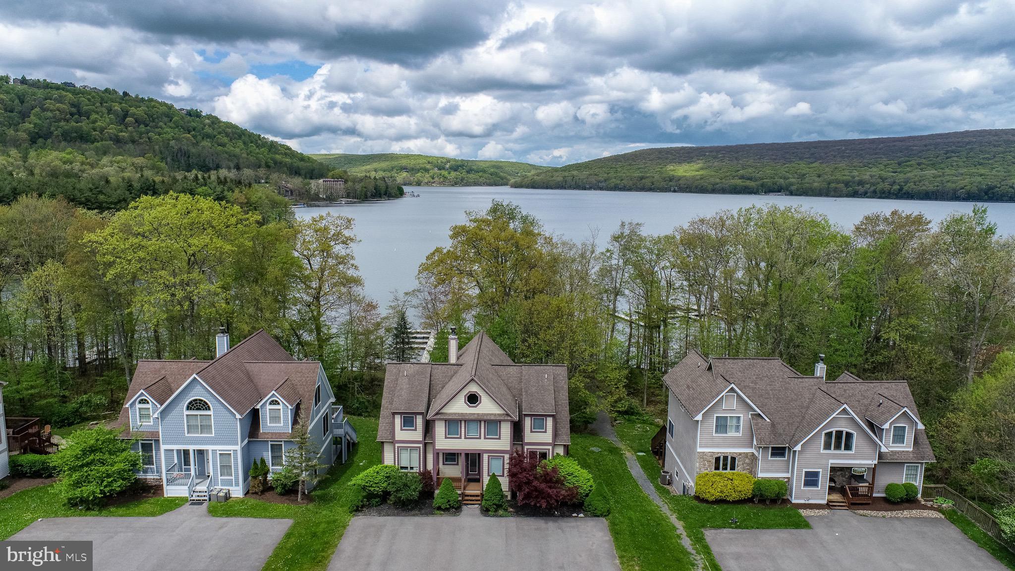 SILVER TREE LANDING - Residential