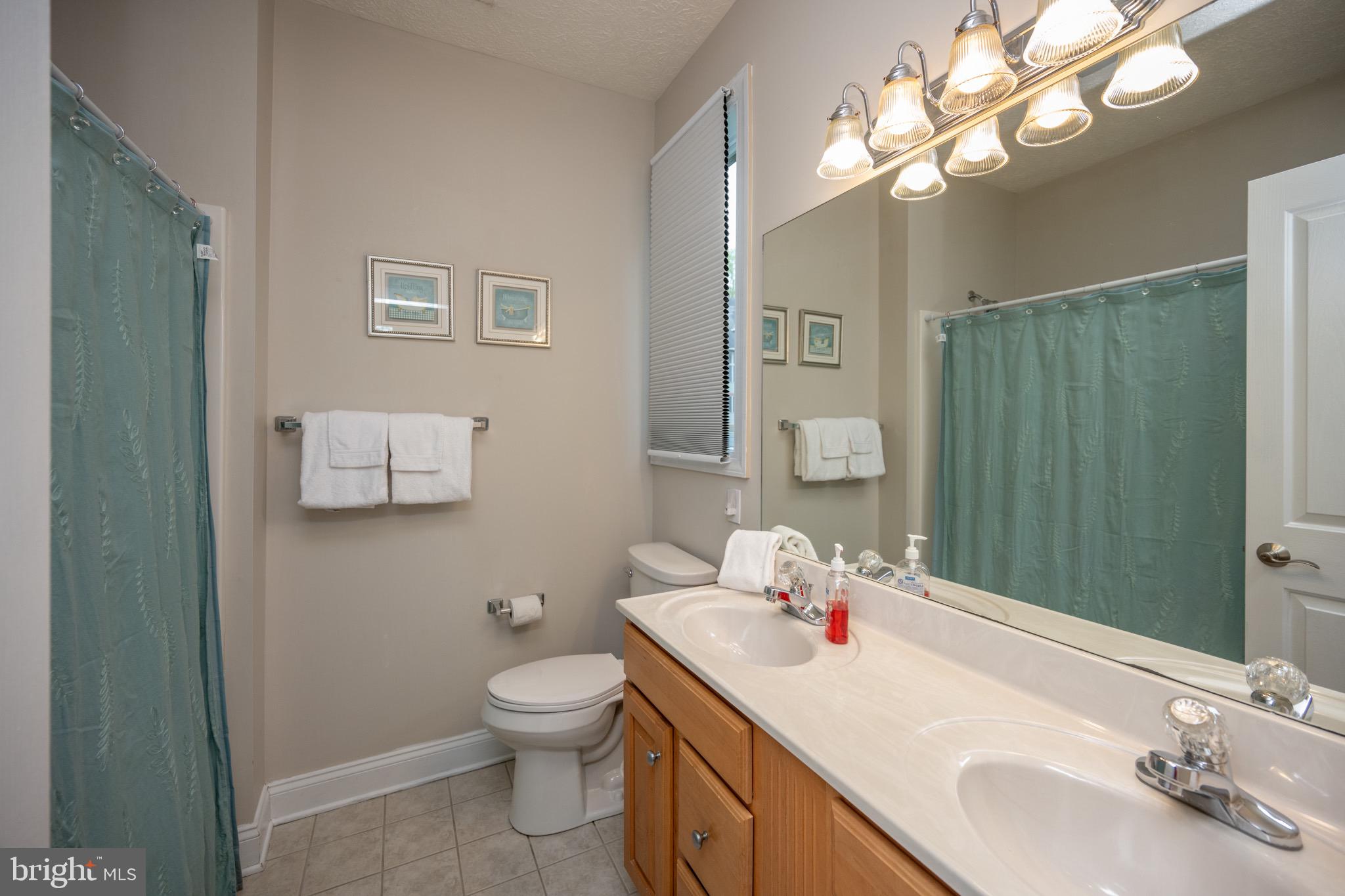 SILVER TREE LANDING - Residential