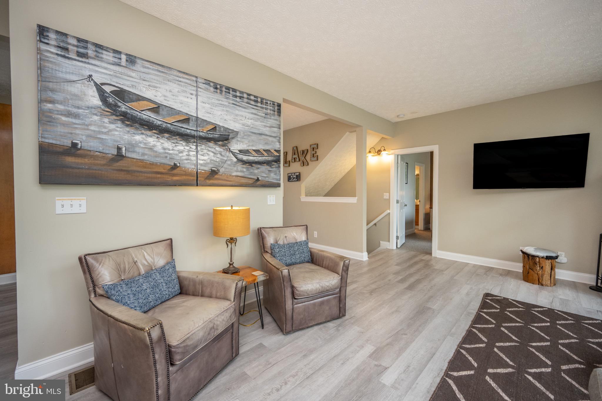 SILVER TREE LANDING - Residential