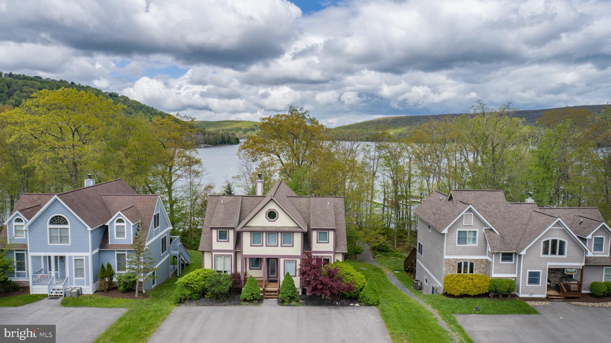 SILVER TREE LANDING - Residential