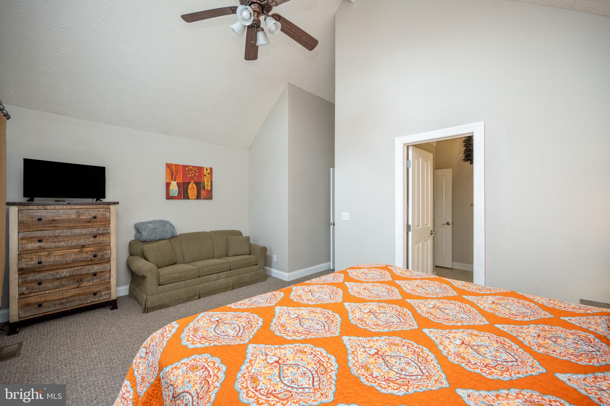 SILVER TREE LANDING - Residential