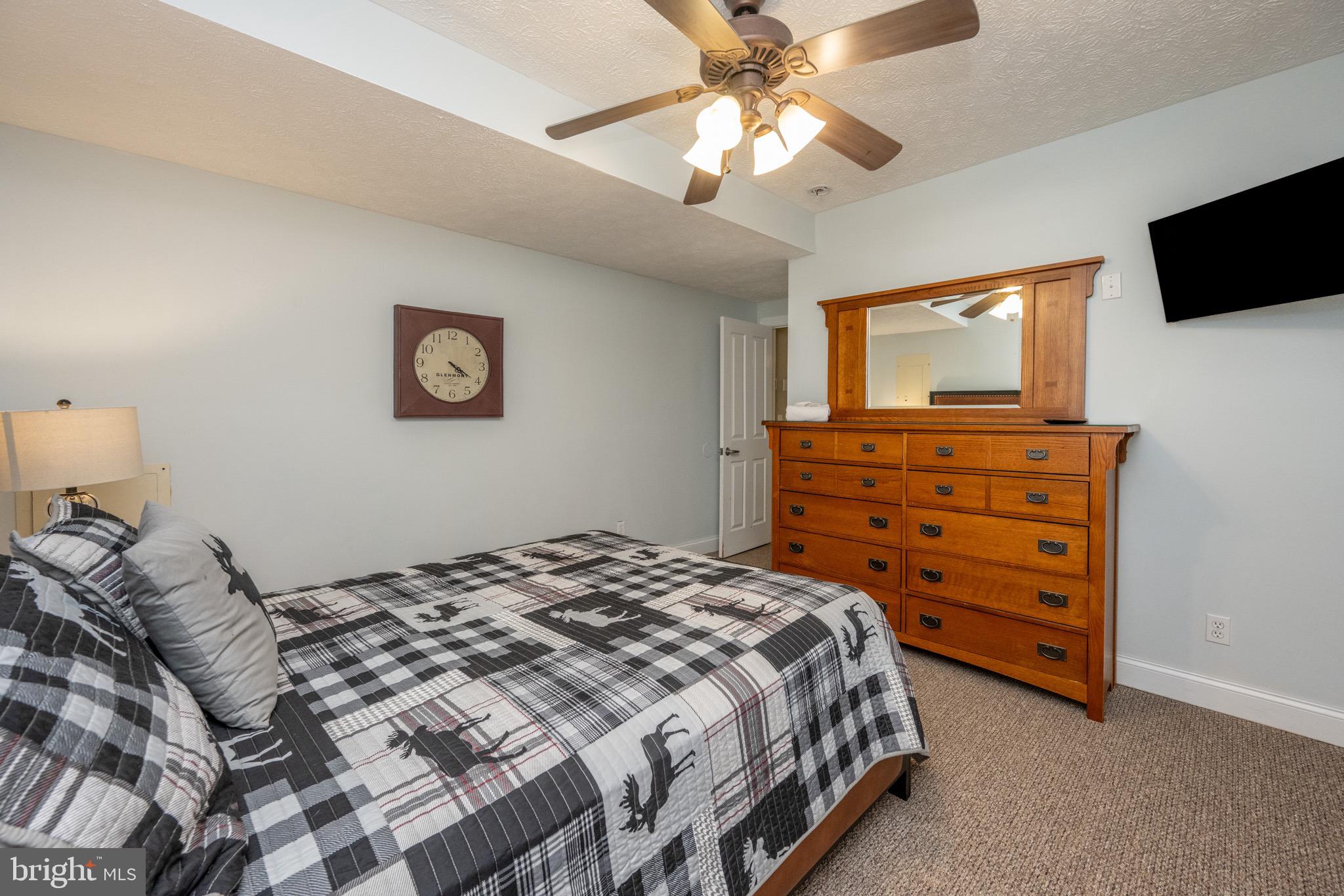 SILVER TREE LANDING - Residential