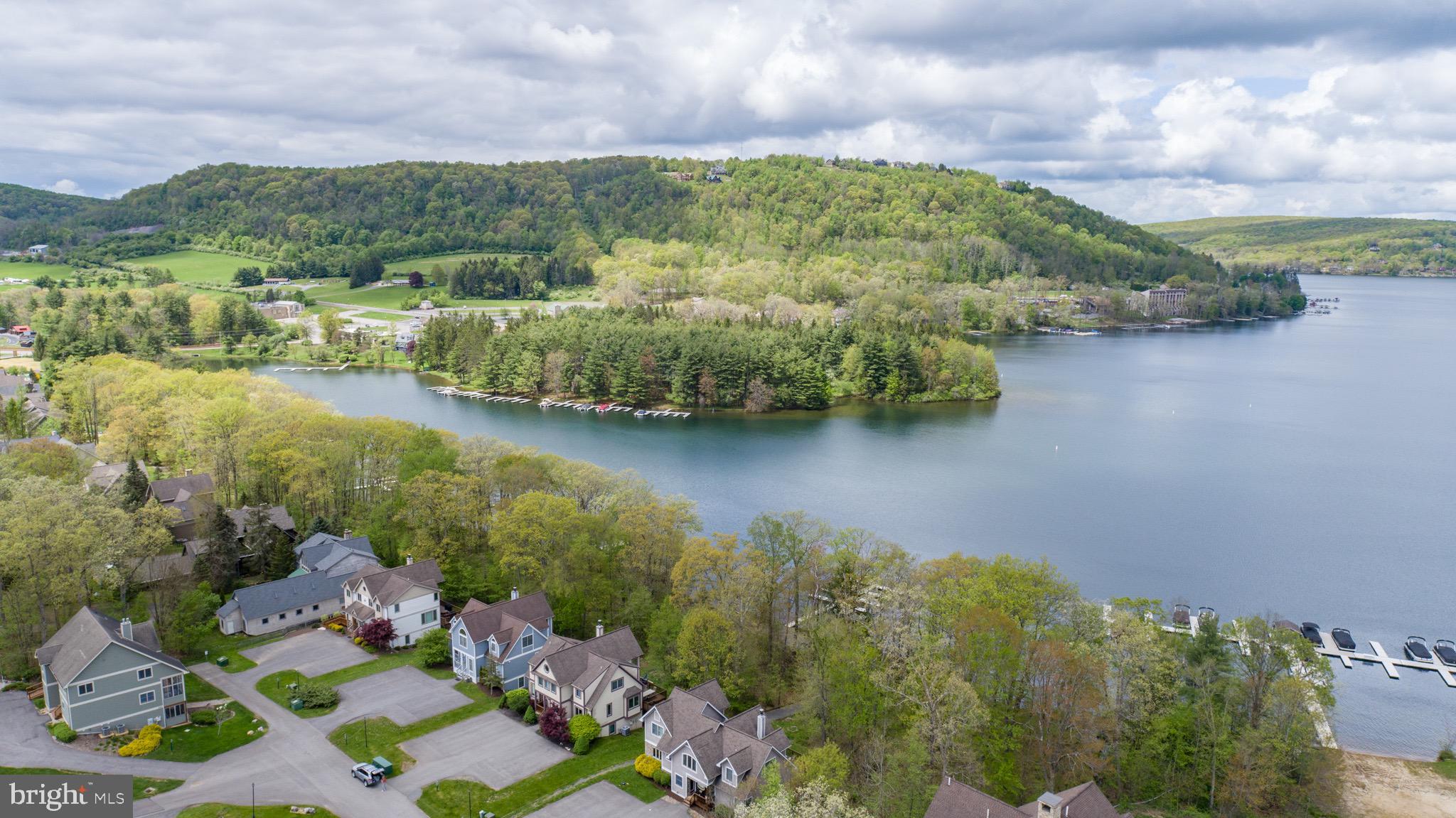 SILVER TREE LANDING - Residential