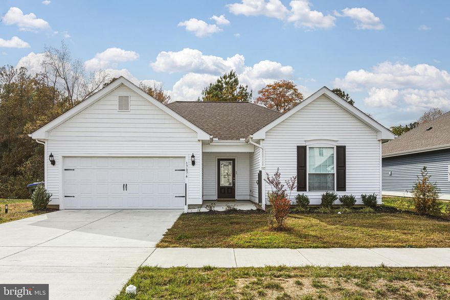Spacious Newer 3 bedroom 2 bath home in Bowling Green.  Private back yard with a patio.  Attached two car garage.  Home is also for Rent!  Continent to I95 travel.