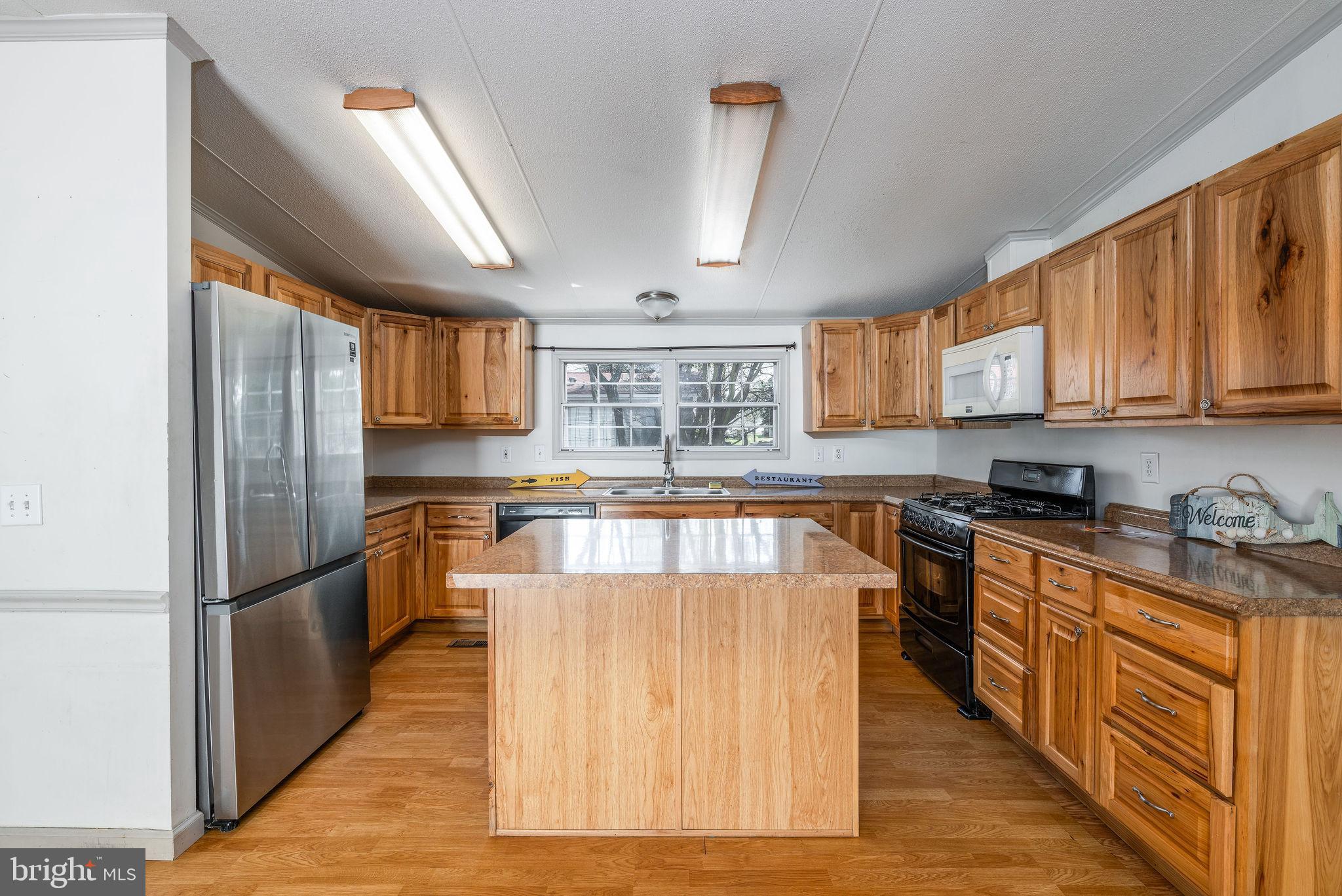 WHITE HOUSE BEACH - Residential