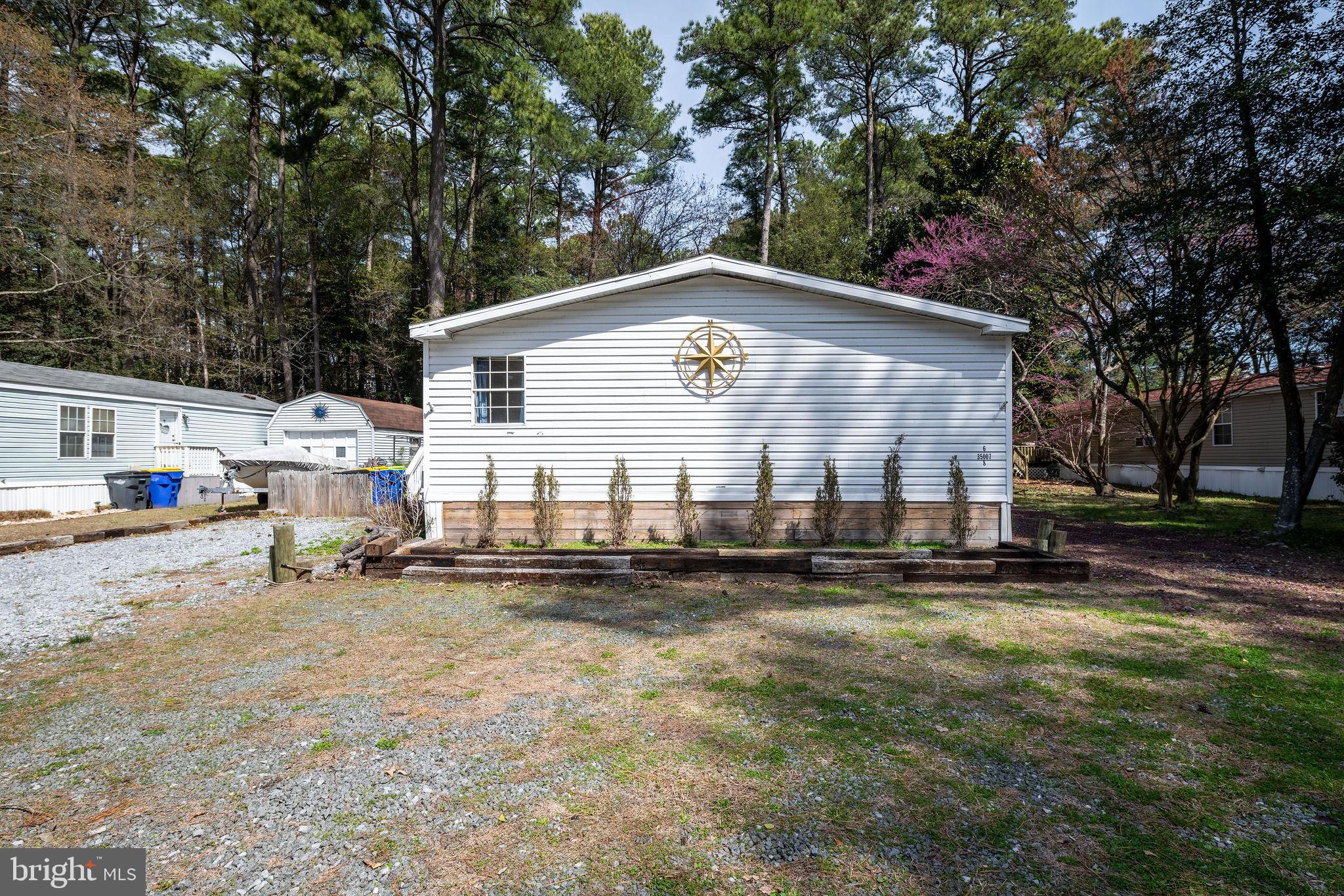 WHITE HOUSE BEACH - Residential