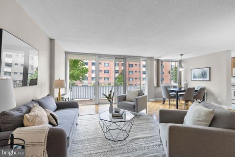 1301 S ARLINGTON RIDGE ROAD 208 ARLINGTON VA 22202