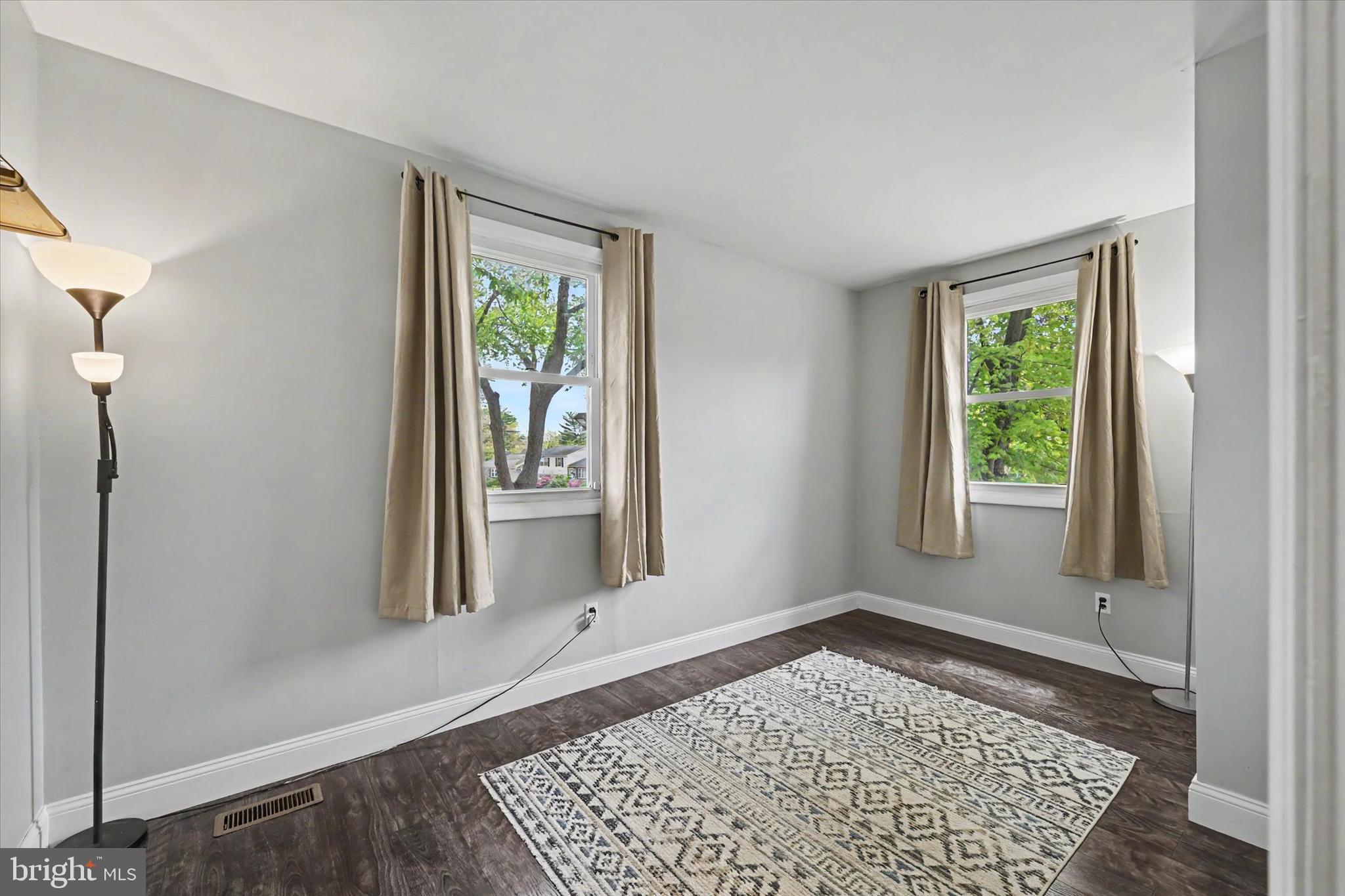 YORK MANOR - Residential